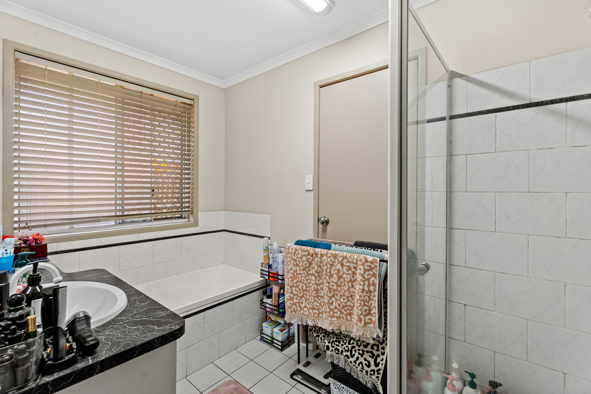 10 Urraween Road, URRAWEEN, QLD 4655 AUS