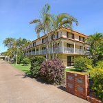 2/54 Freshwater Street, SCARNESS, QLD 4655 AUS