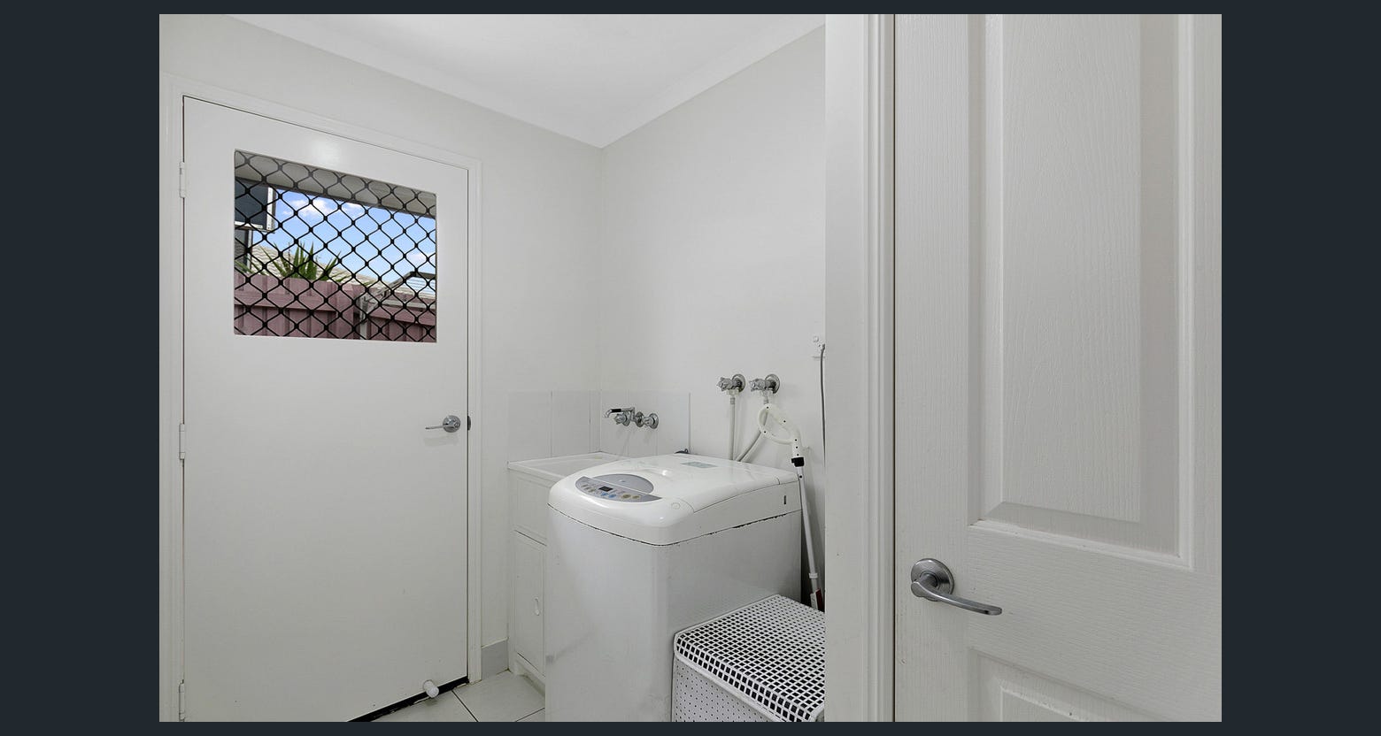 21 Crystal Court, URANGAN, QLD 4655 AUS