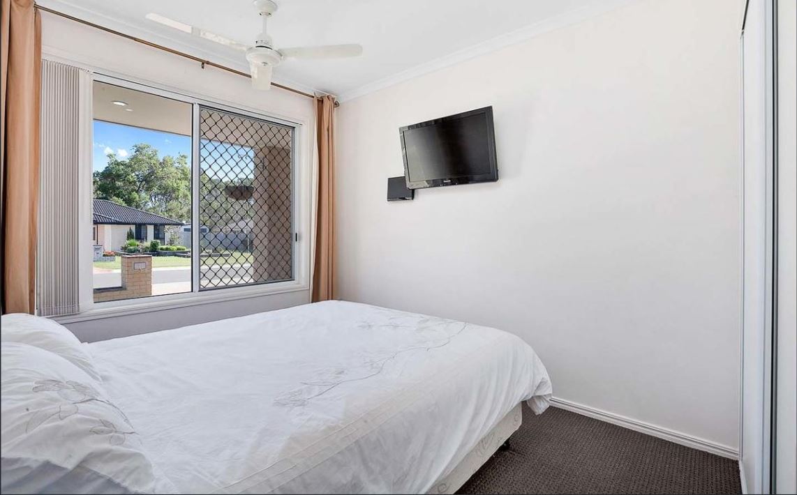 12 Crystal Court, URANGAN, QLD 4655 AUS
