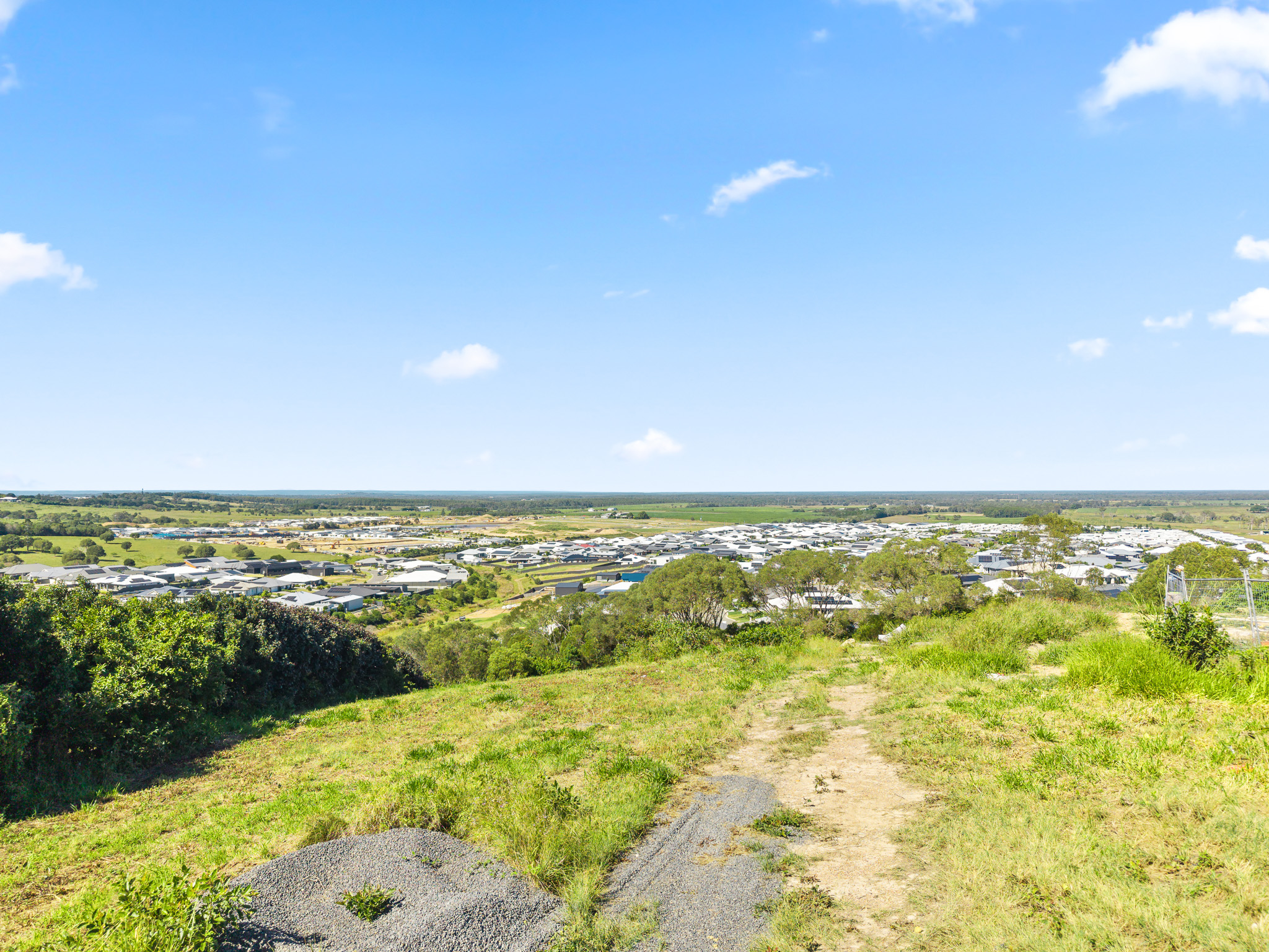 24 Swissalp Drive, URRAWEEN, QLD 4655 AUS