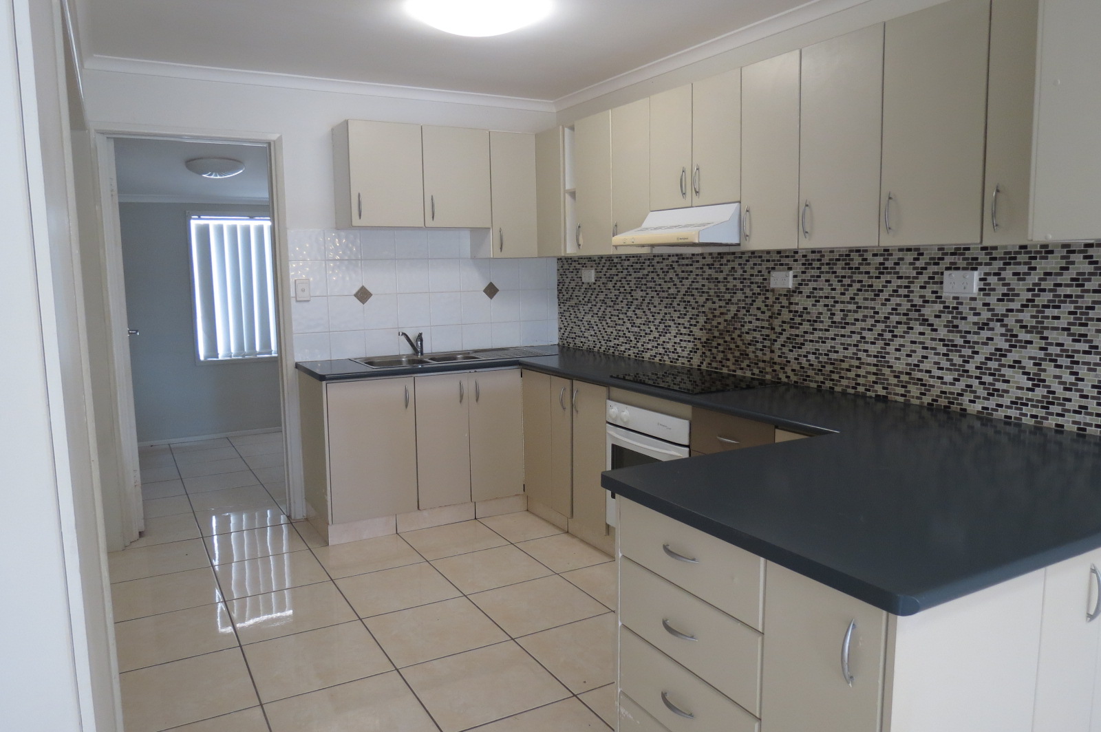1/23 Murphy Street, POINT VERNON, QLD 4655 AUS