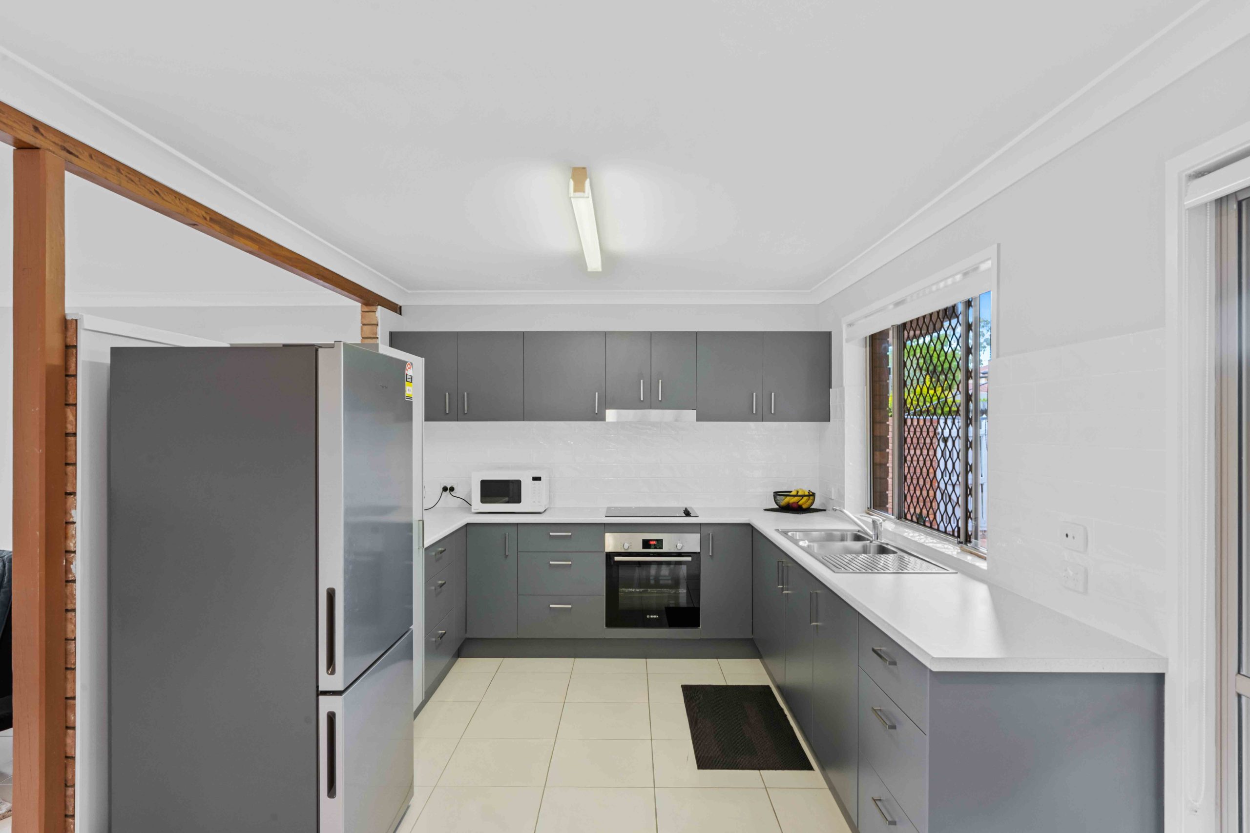 10 Hervey Street, SCARNESS, QLD 4655 AUS