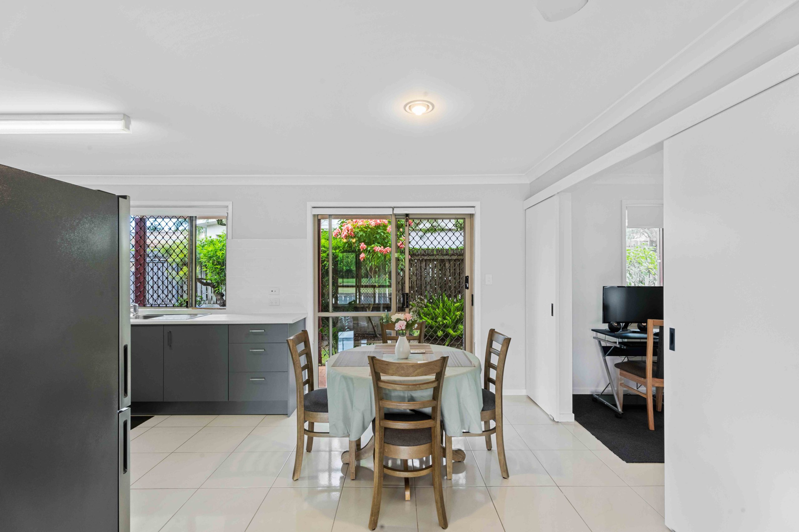 10 Hervey Street, SCARNESS, QLD 4655 AUS