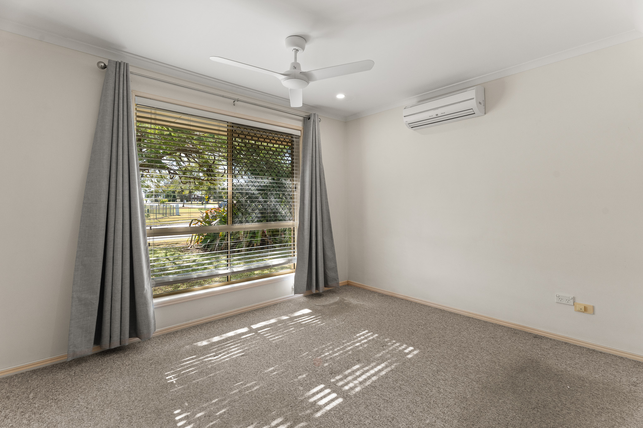 2 Archer Drive, POINT VERNON, QLD 4655 AUS