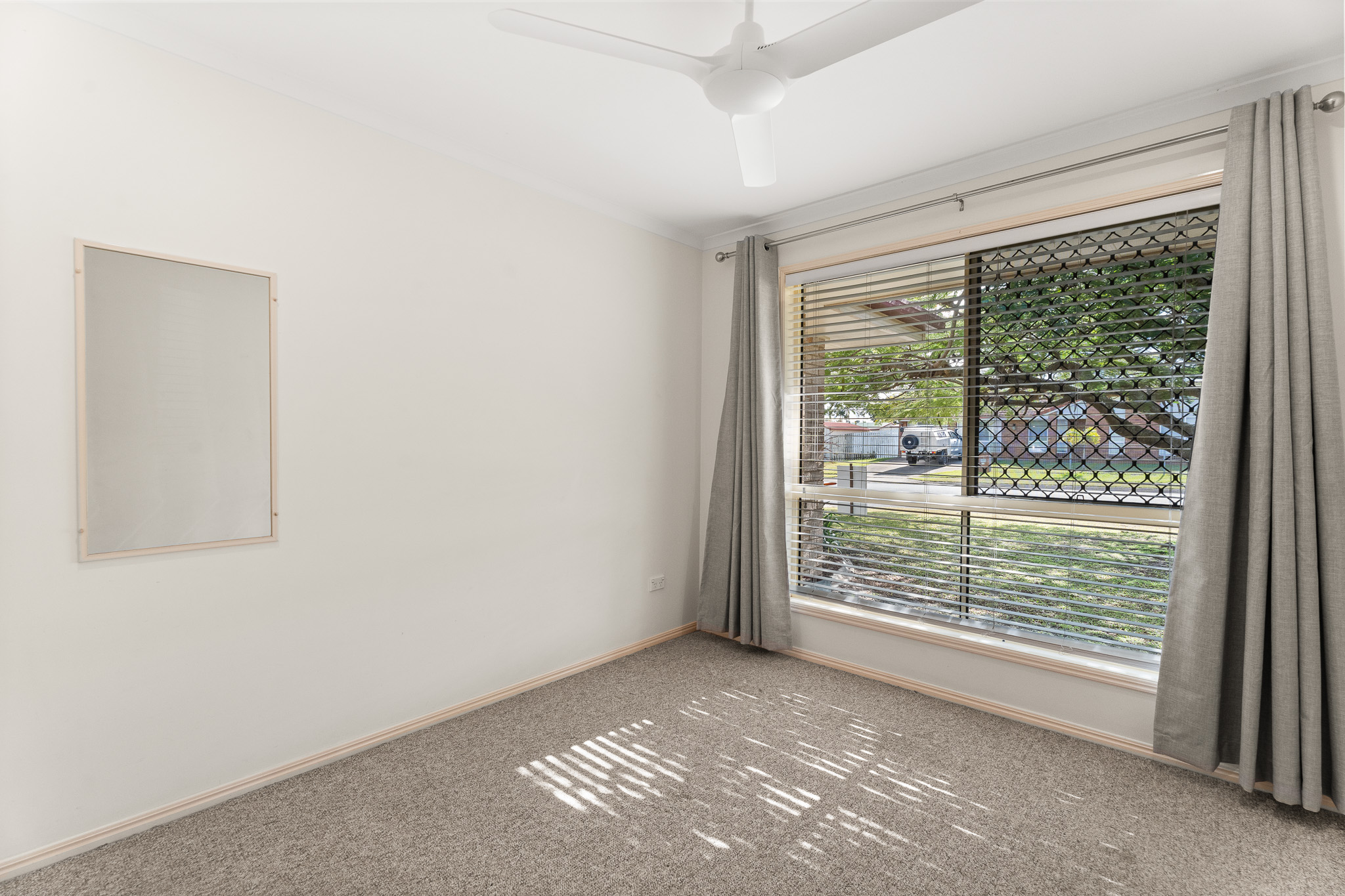 2 Archer Drive, POINT VERNON, QLD 4655 AUS