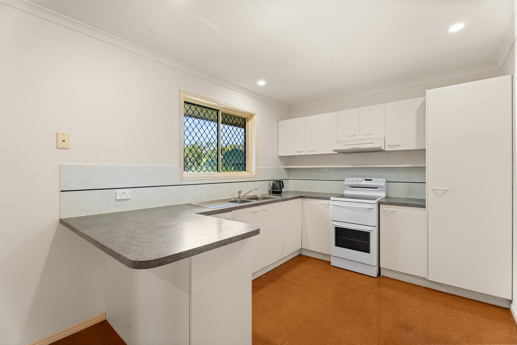 2 Archer Drive, POINT VERNON, QLD 4655 AUS
