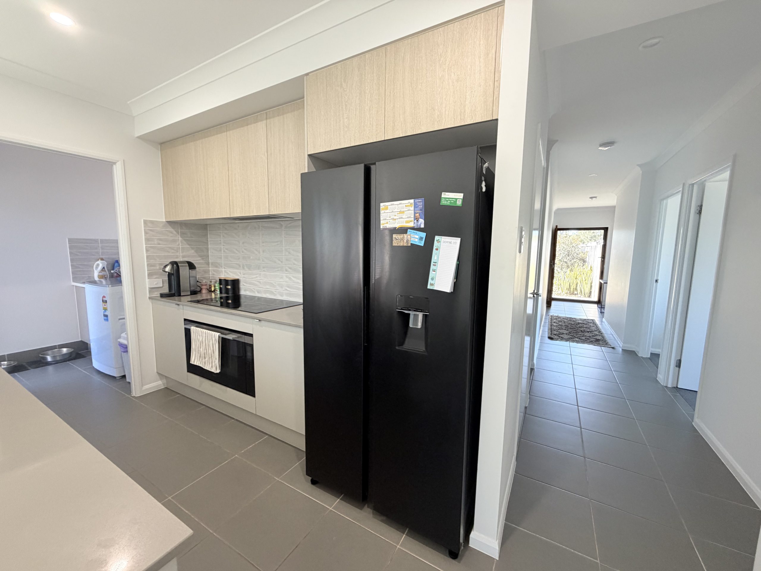 106 Murphy Street, POINT VERNON, QLD 4655 AUS