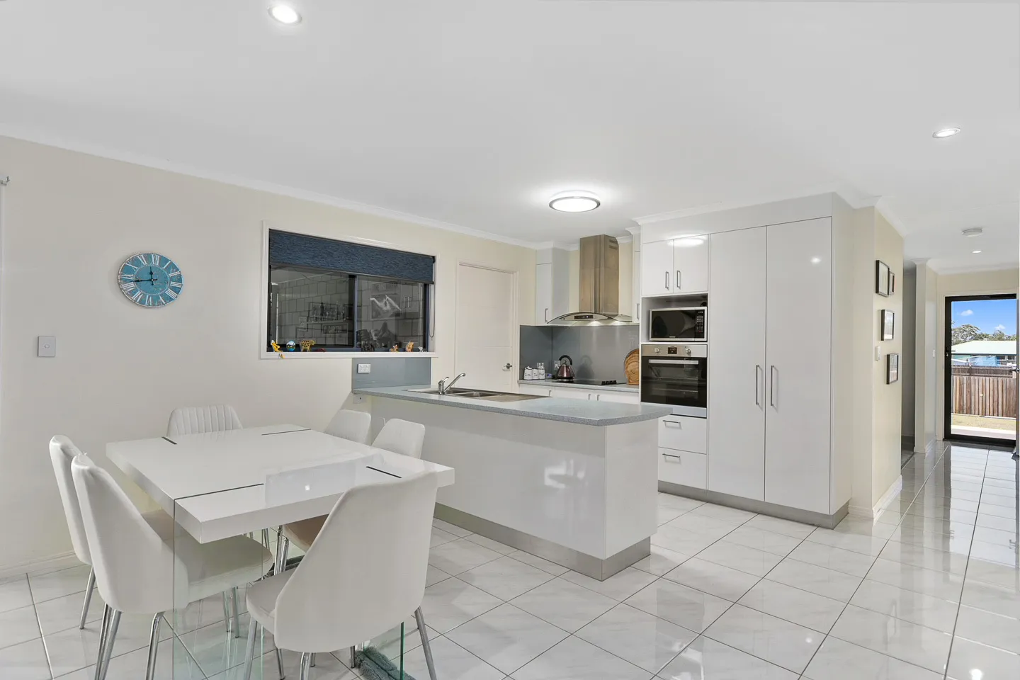 10 Corella Street, KAWUNGAN, QLD 4655 AUS