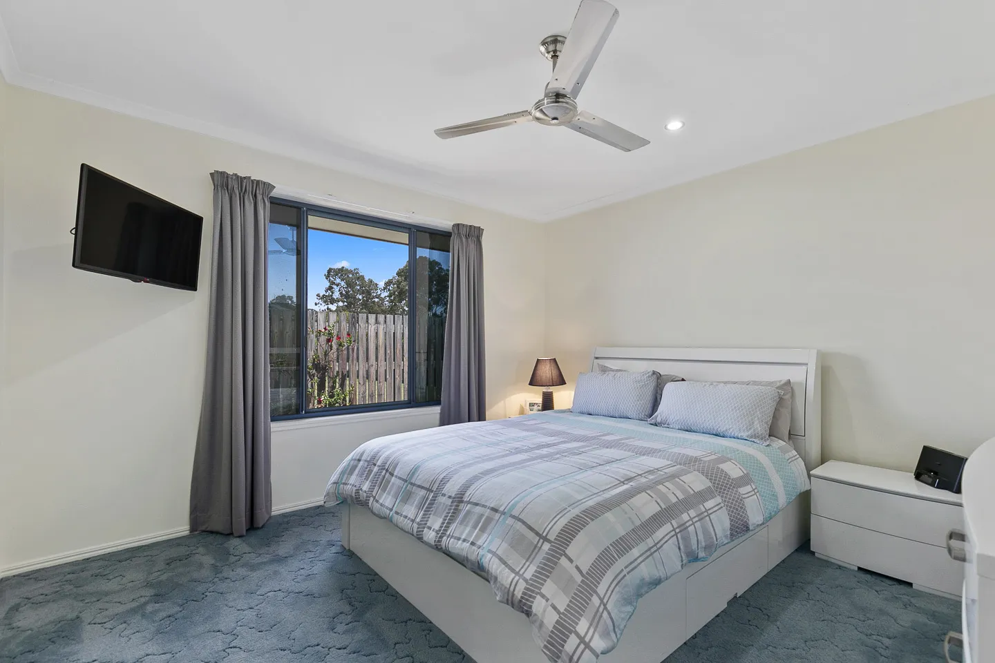 10 Corella Street, KAWUNGAN, QLD 4655 AUS