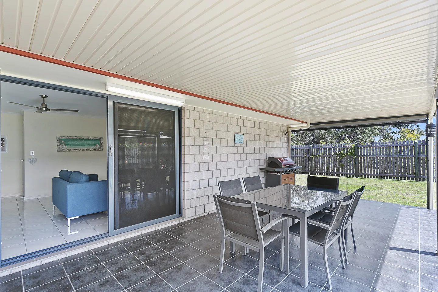 10 Corella Street, KAWUNGAN, QLD 4655 AUS