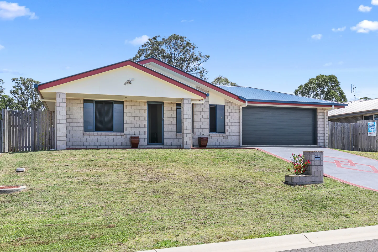 10 Corella Street, KAWUNGAN, QLD 4655 AUS