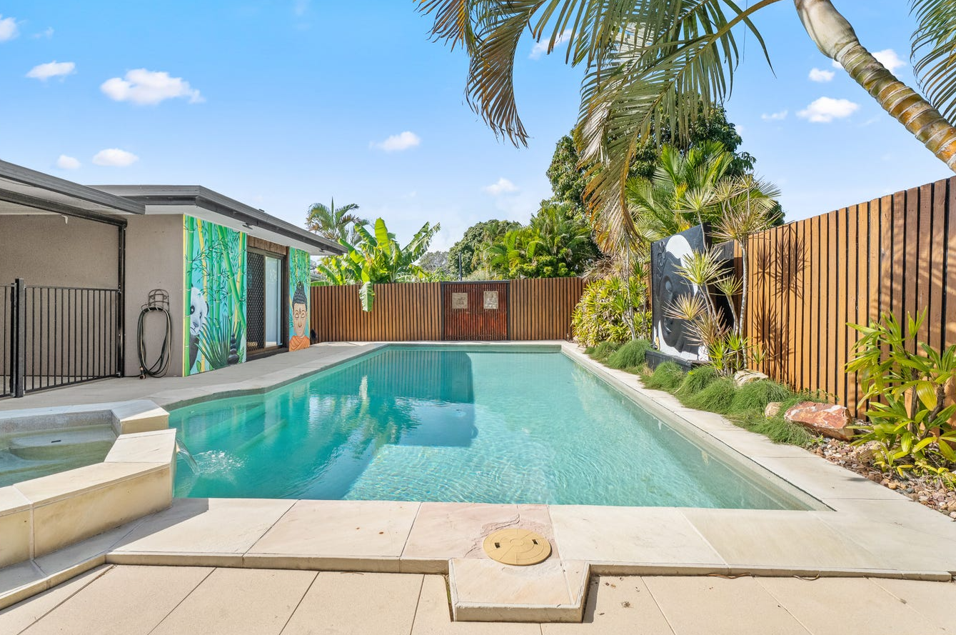 15 Tingira Terrace, SCARNESS, QLD 4655 AUS