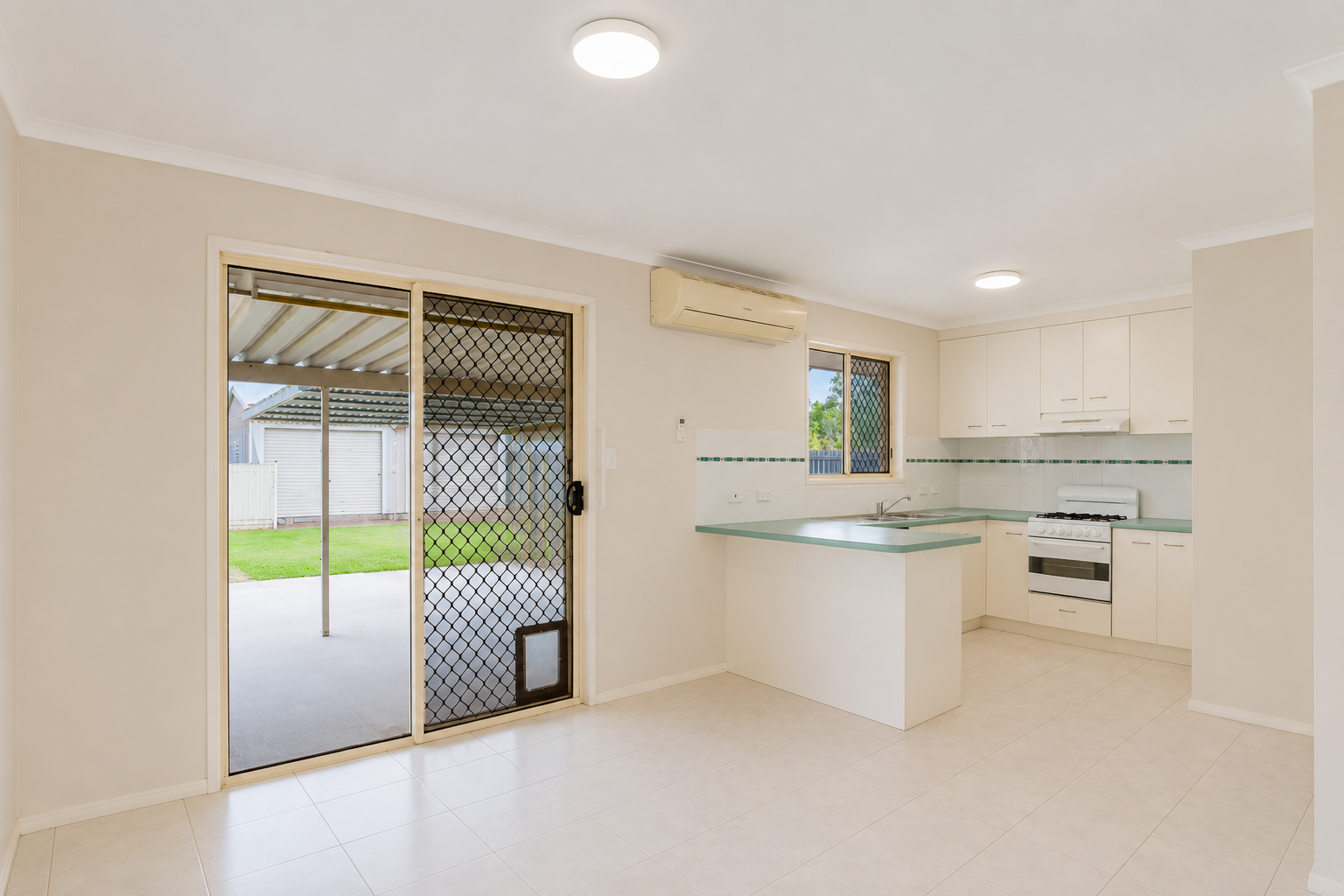 91 Colyton Street, TORQUAY, QLD 4655 AUS