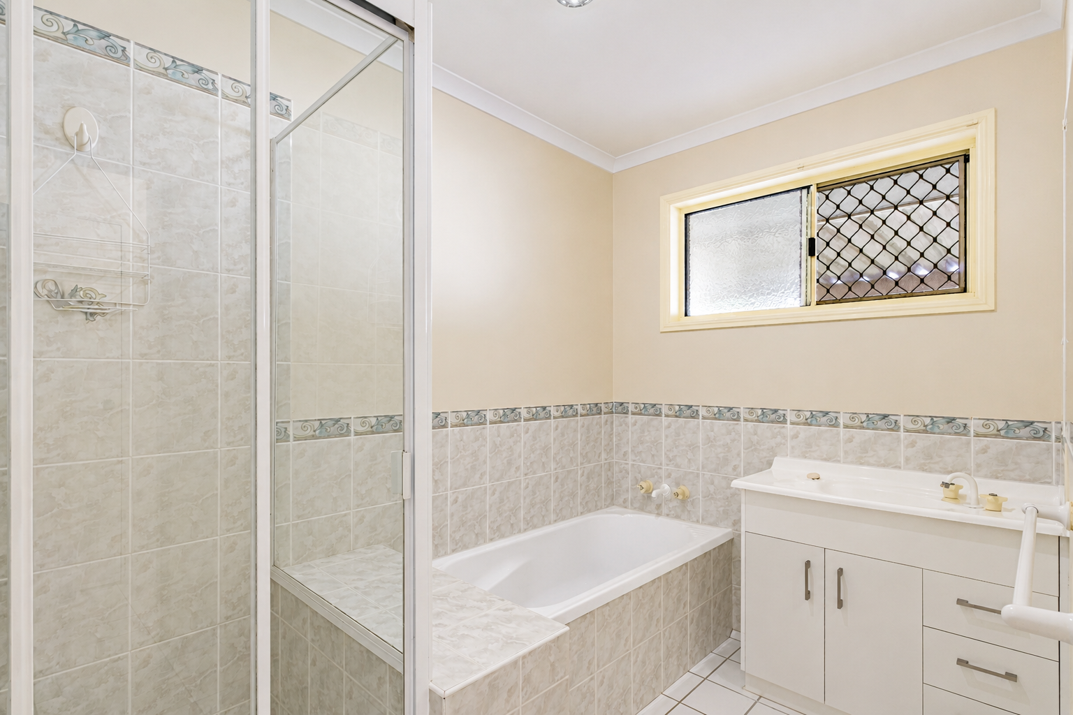 91 Colyton Street, TORQUAY, QLD 4655 AUS