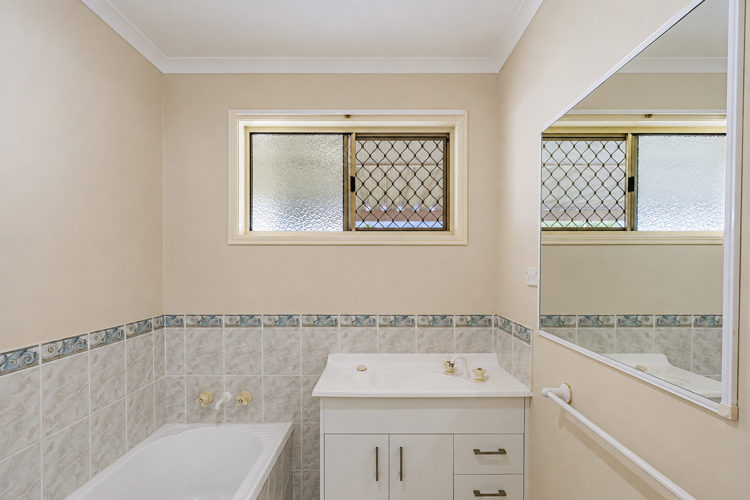 91 Colyton Street, TORQUAY, QLD 4655 AUS