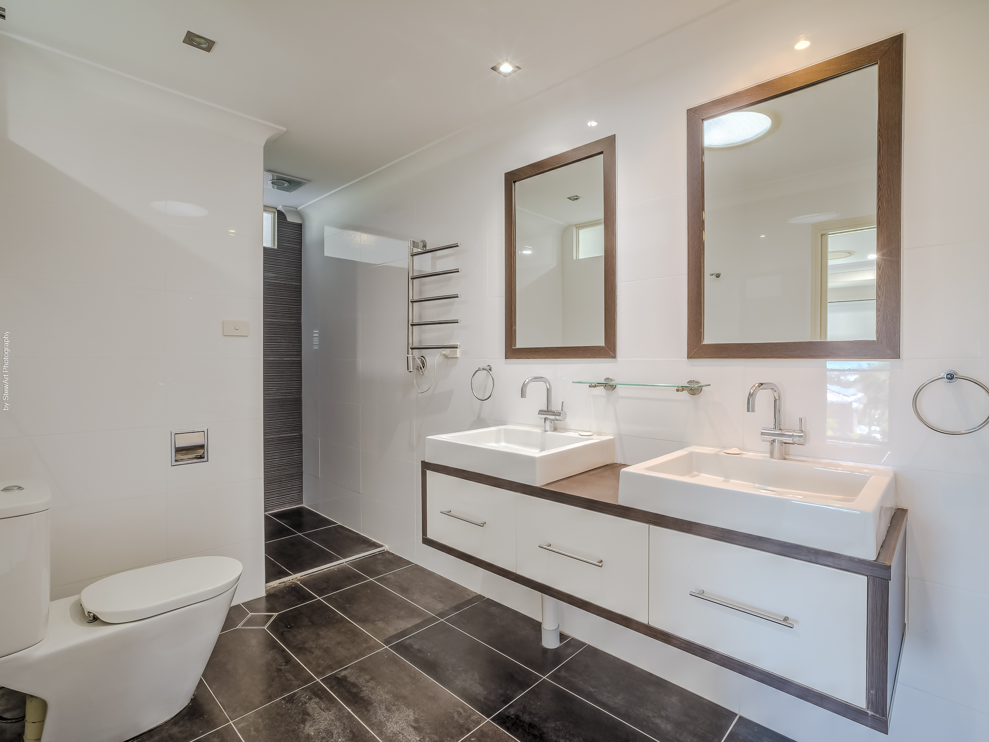 33 Talasea Drive, KAWUNGAN, QLD 4655 AUS