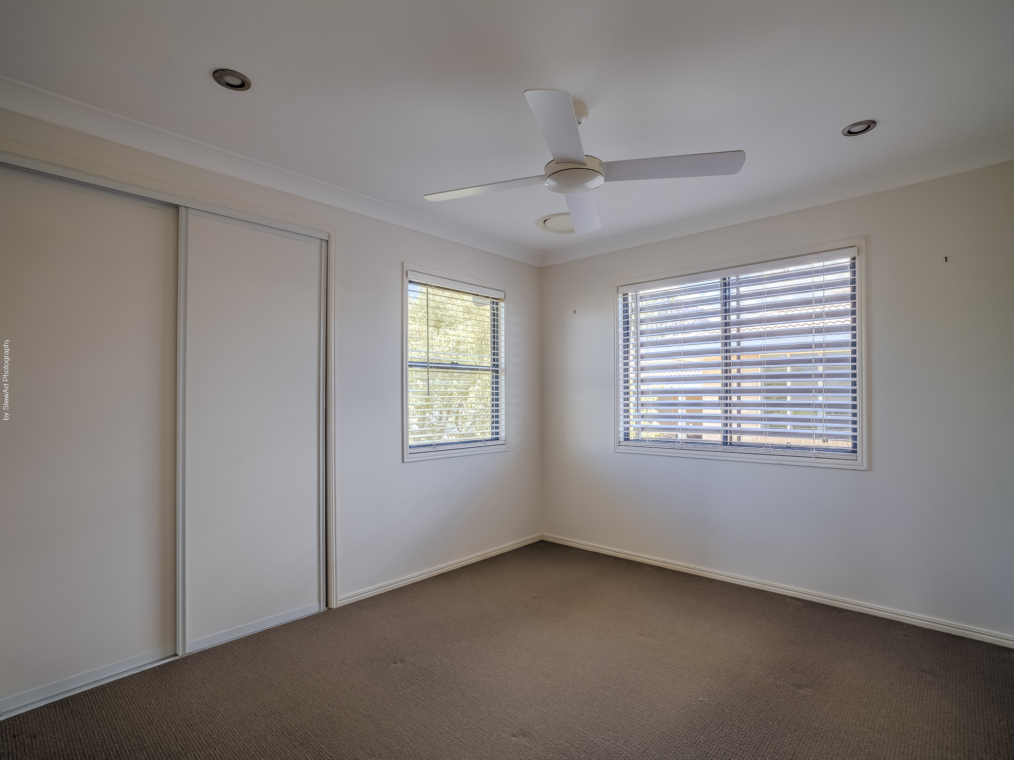 33 Talasea Drive, KAWUNGAN, QLD 4655 AUS