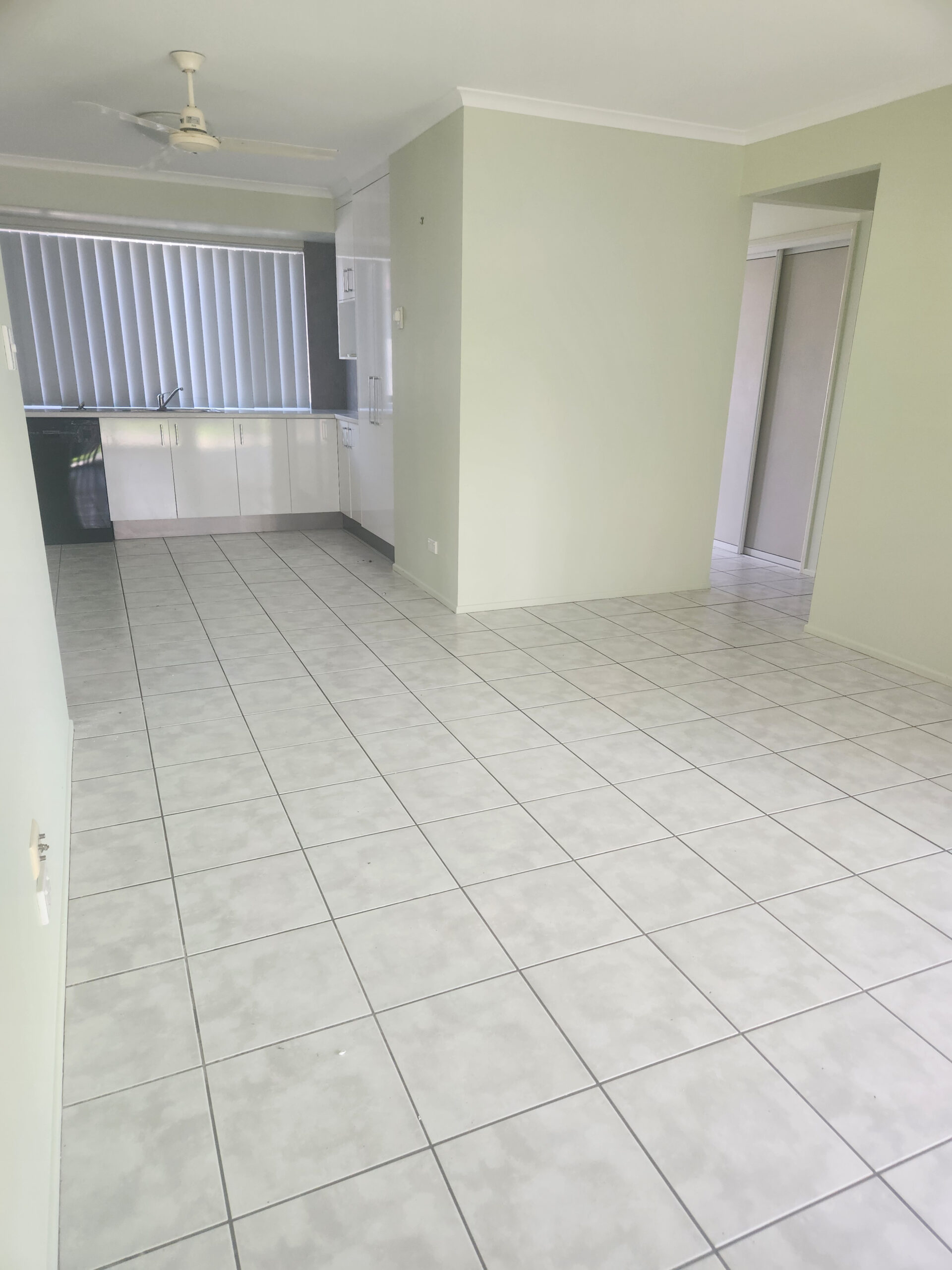 25 Vicki Parade, TORQUAY, QLD 4655 AUS