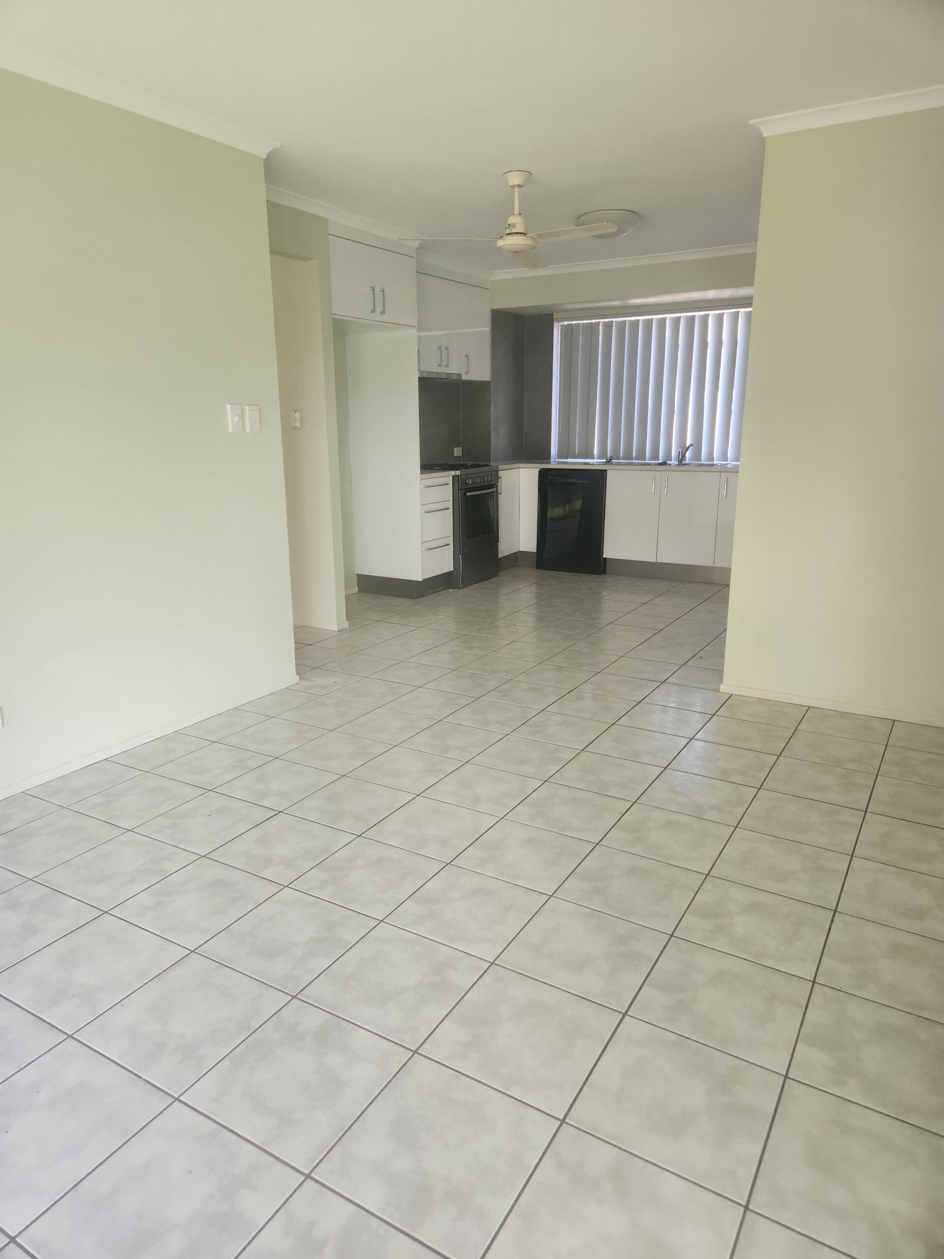 25 Vicki Parade, TORQUAY, QLD 4655 AUS