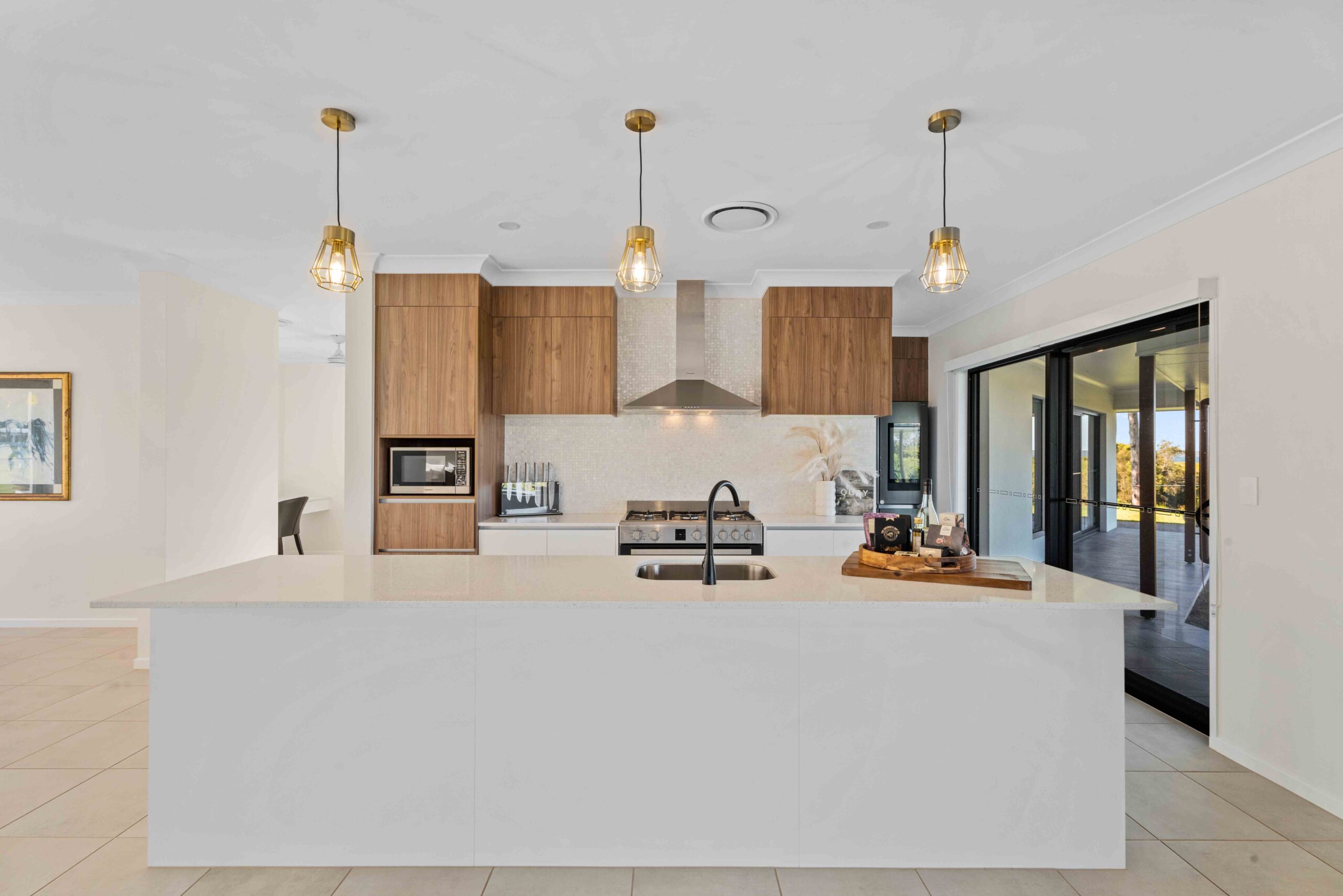 1 Shore Road East, BOORAL, QLD 4655 AUS