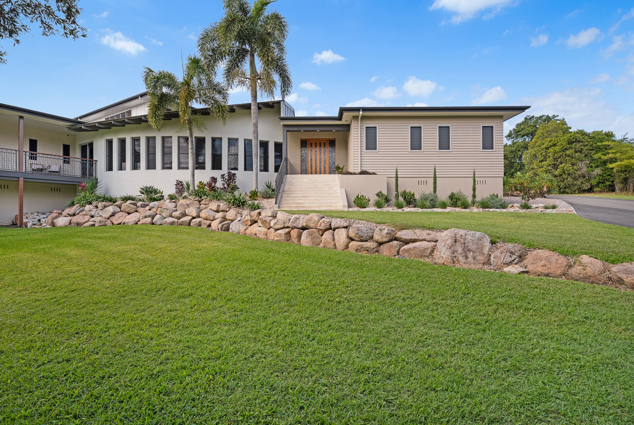 9-11 Gundesen Drive, URRAWEEN, QLD 4655 AUS