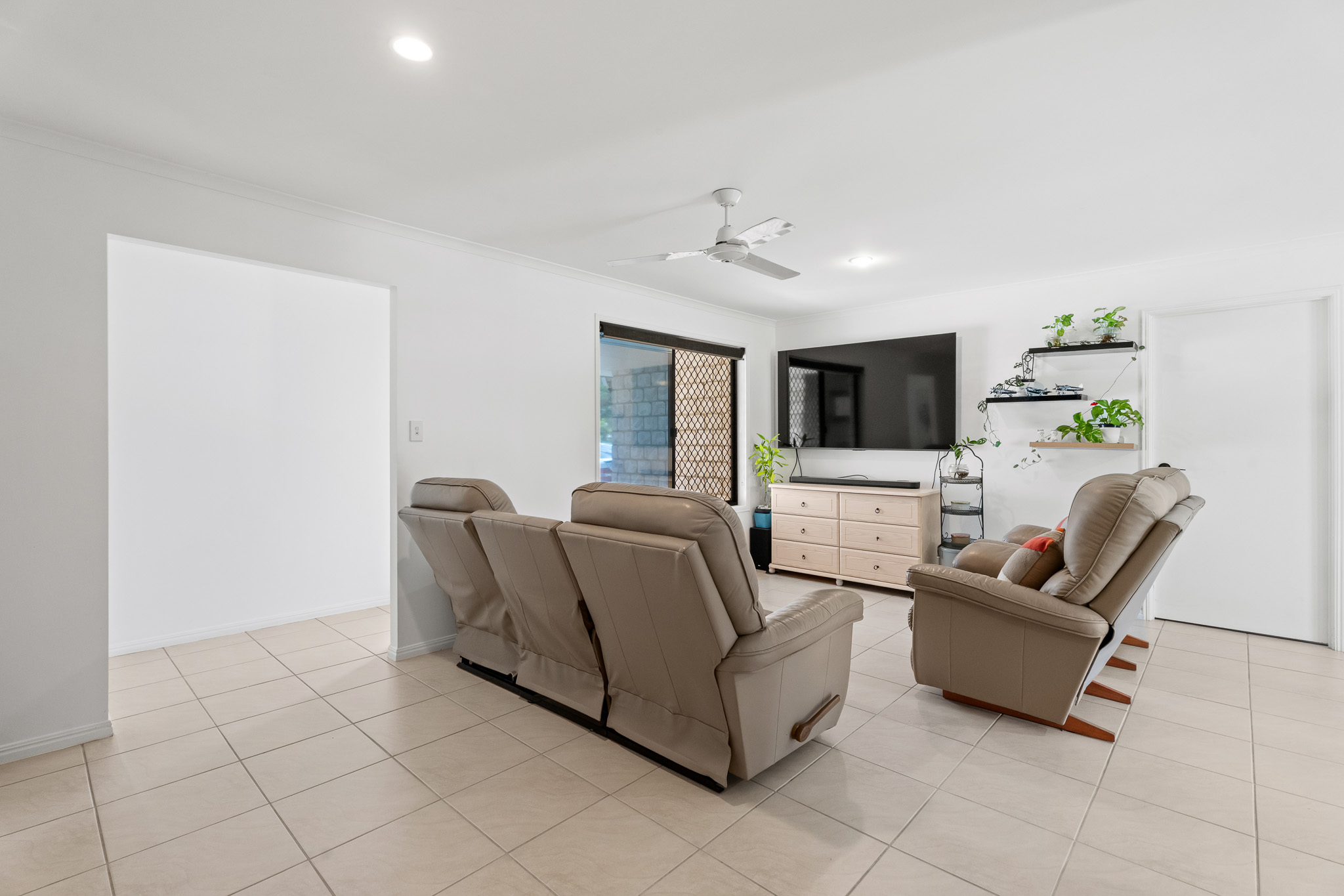 12 Ladbroke Crescent, URANGAN, QLD 4655 AUS