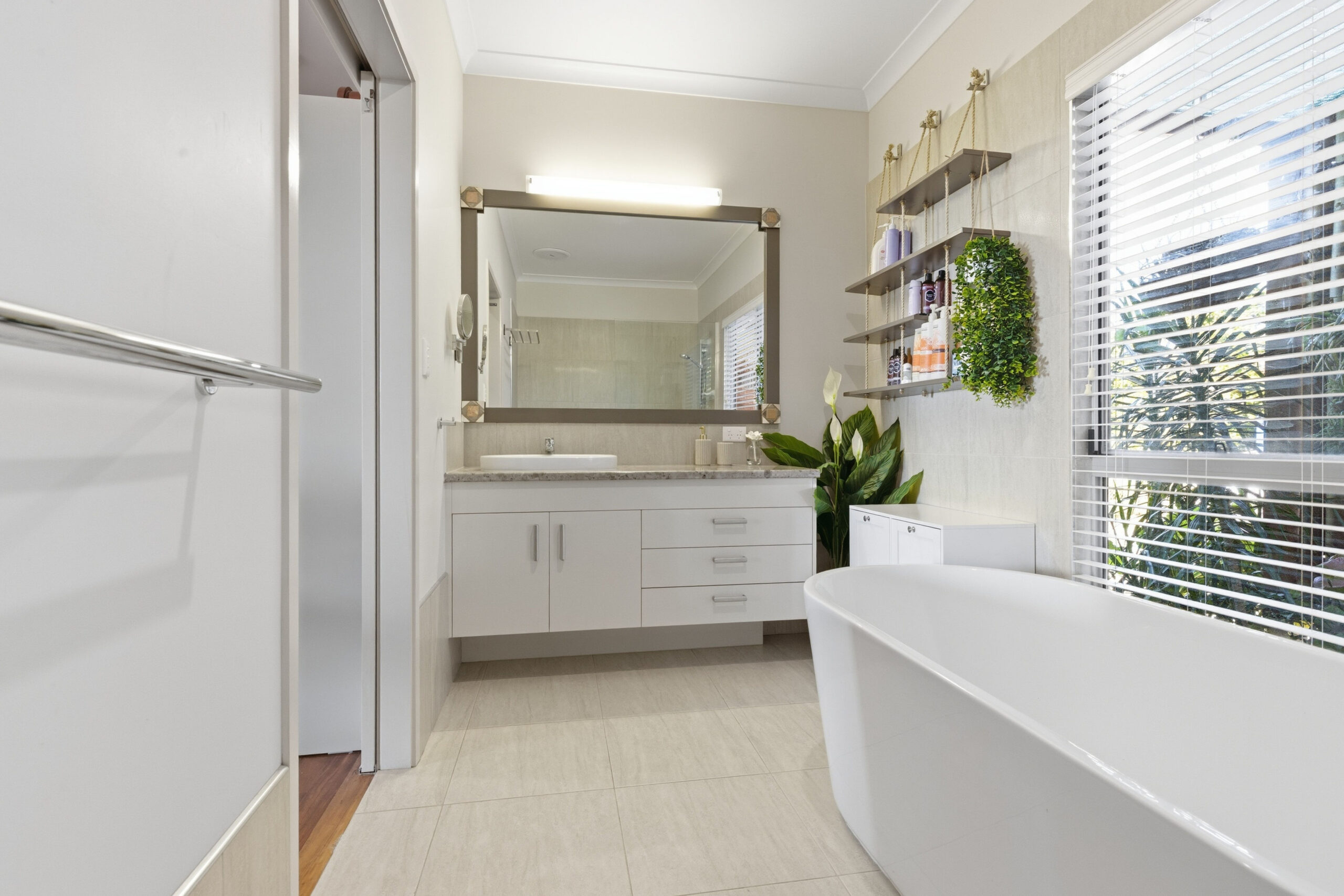 35 Highview Drive, CRAIGNISH, QLD 4655 AUS