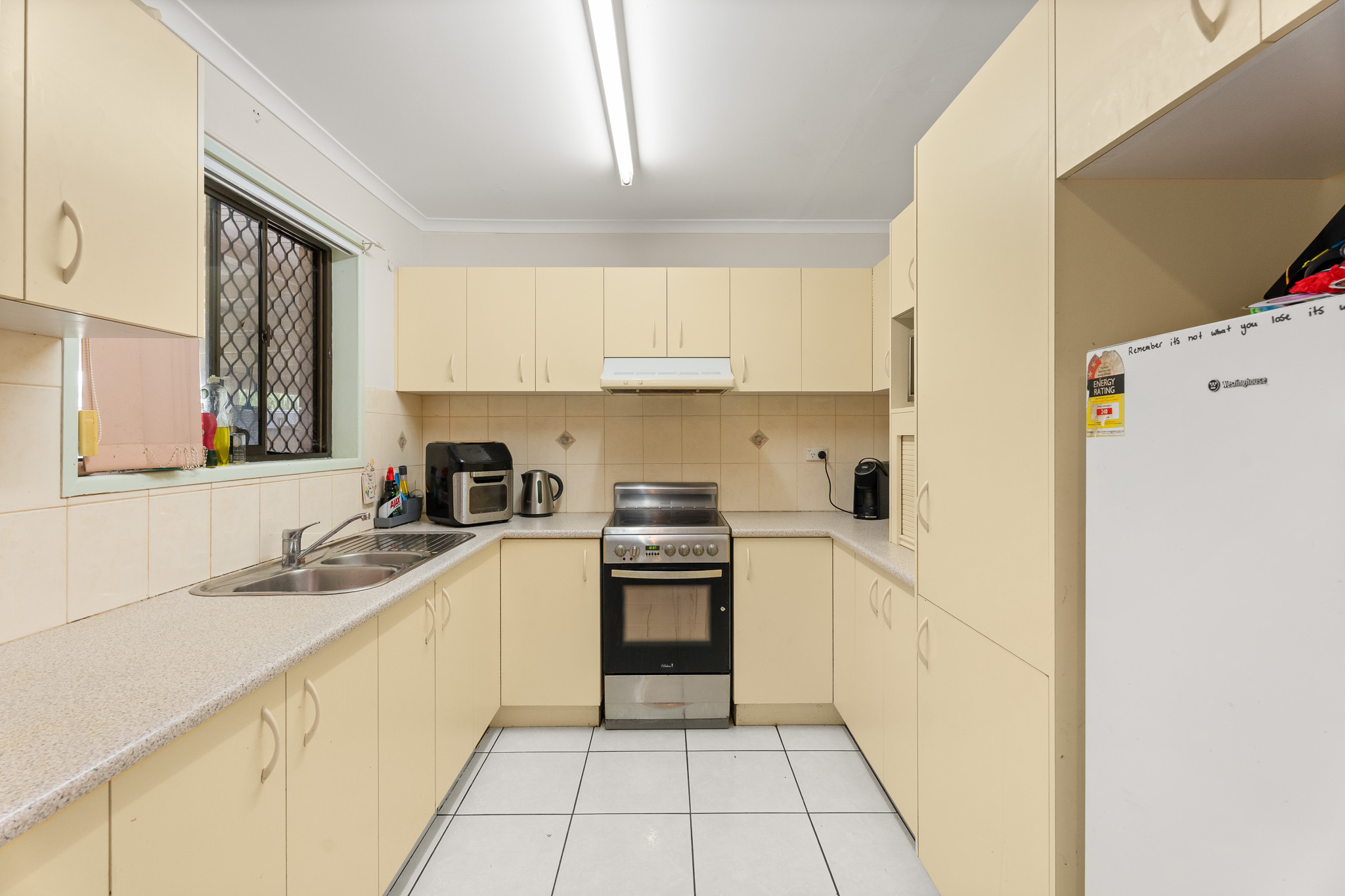 41 South Street, URANGAN, QLD 4655 AUS
