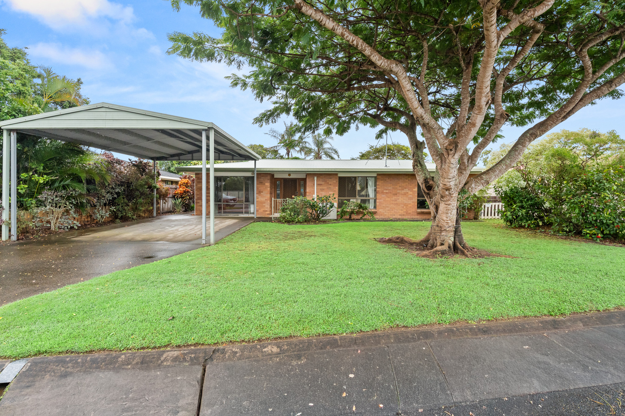41 South Street, URANGAN, QLD 4655 AUS