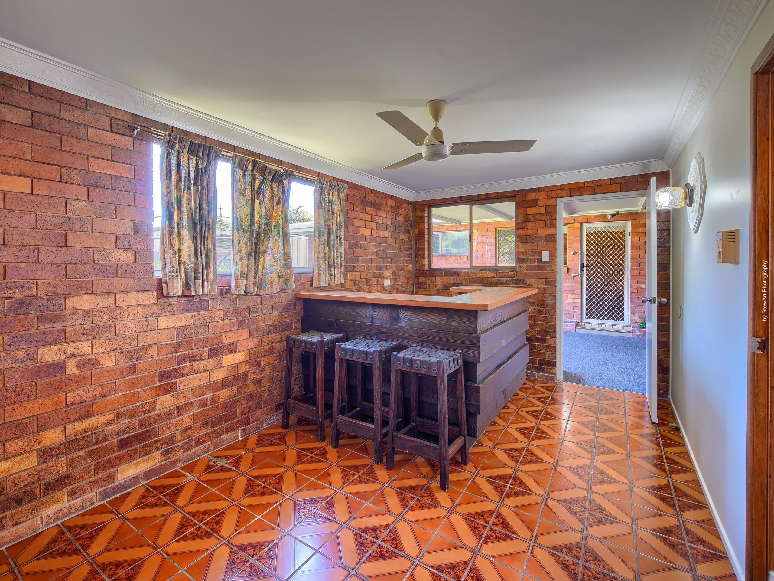 107 Oleander Avenue, SCARNESS, QLD 4655 AUS