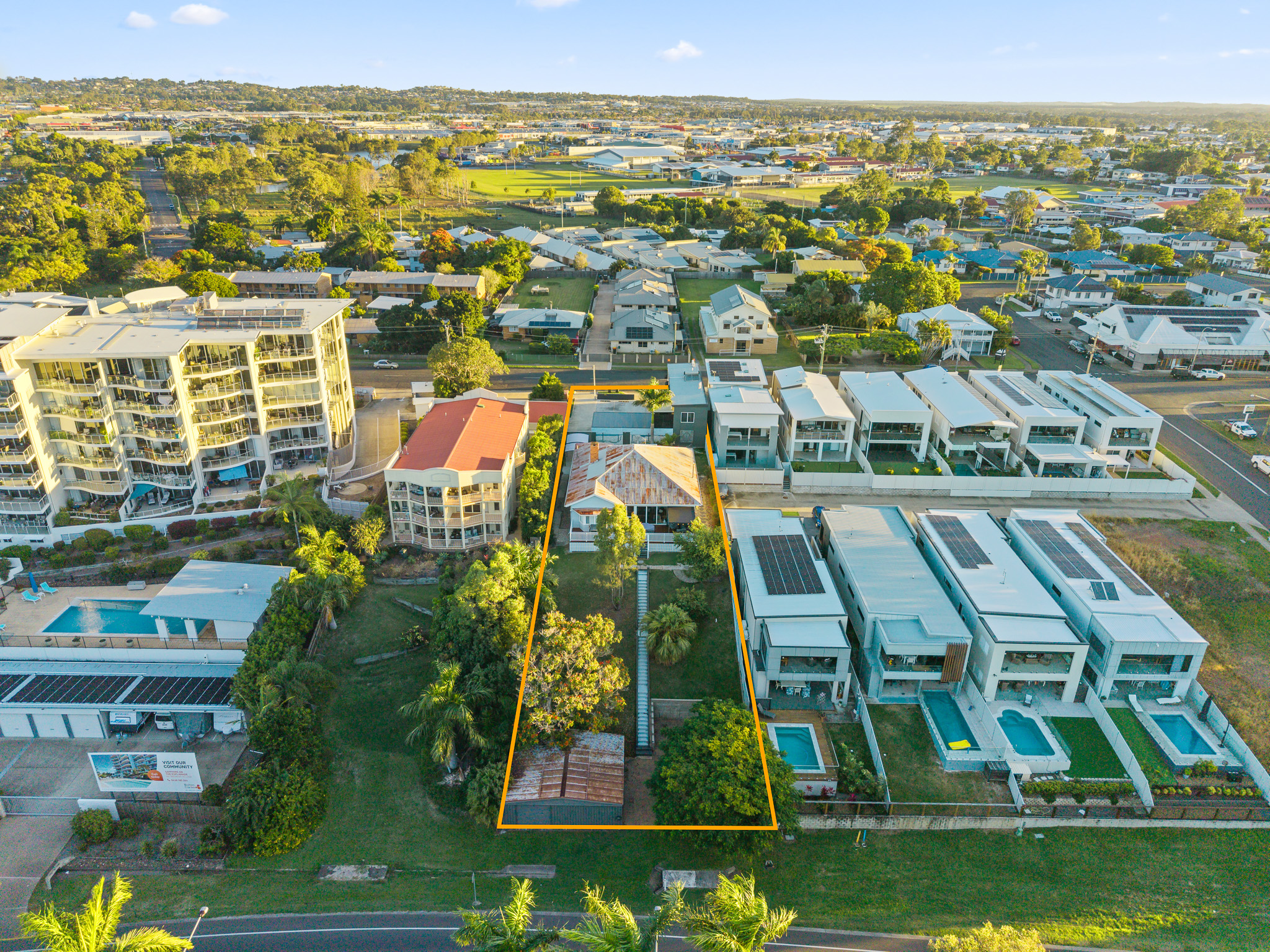 258 Esplanade and 42 Watson Street, PIALBA, QLD 4655 AUS