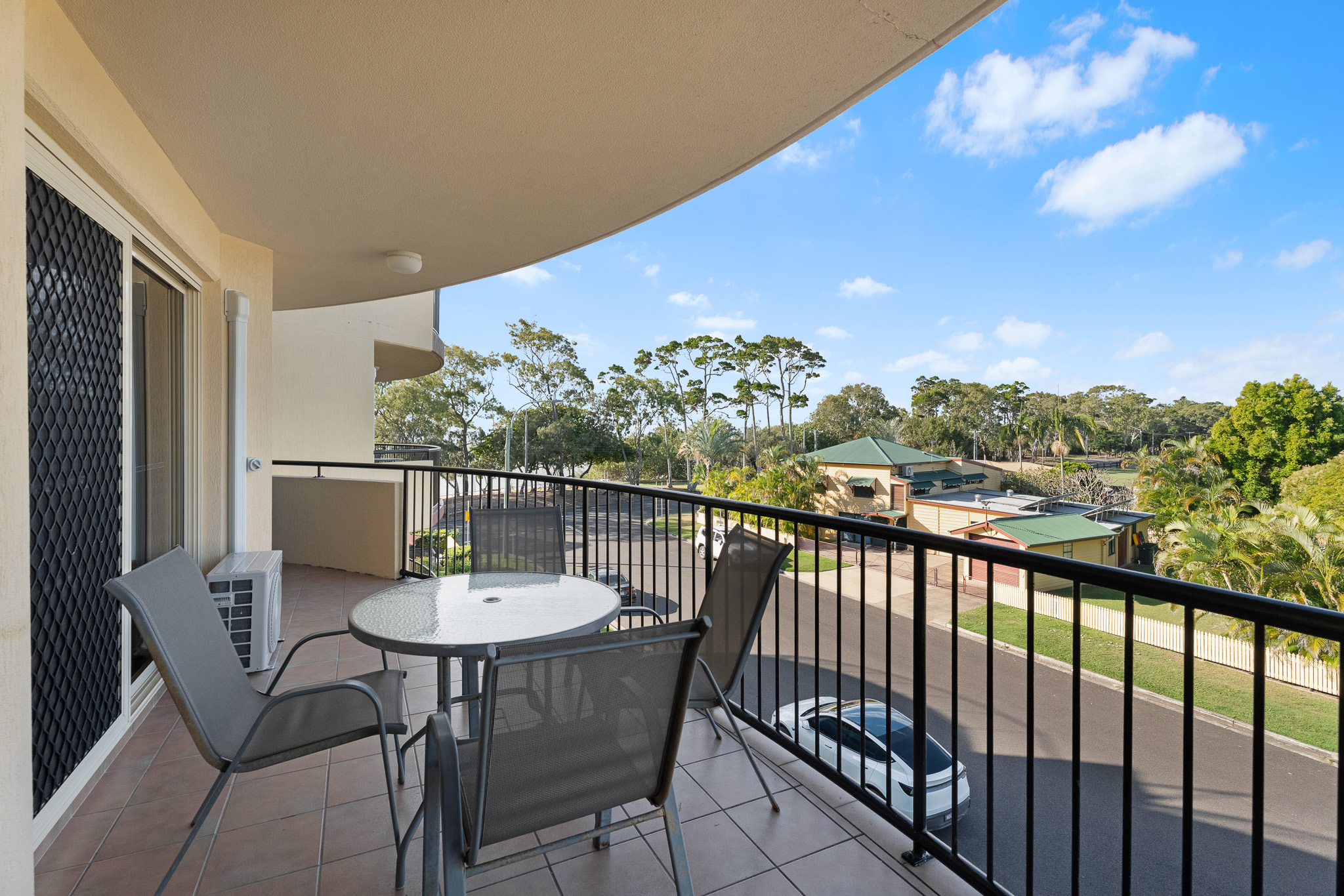 10/496 Esplanade, TORQUAY, QLD 4655 AUS