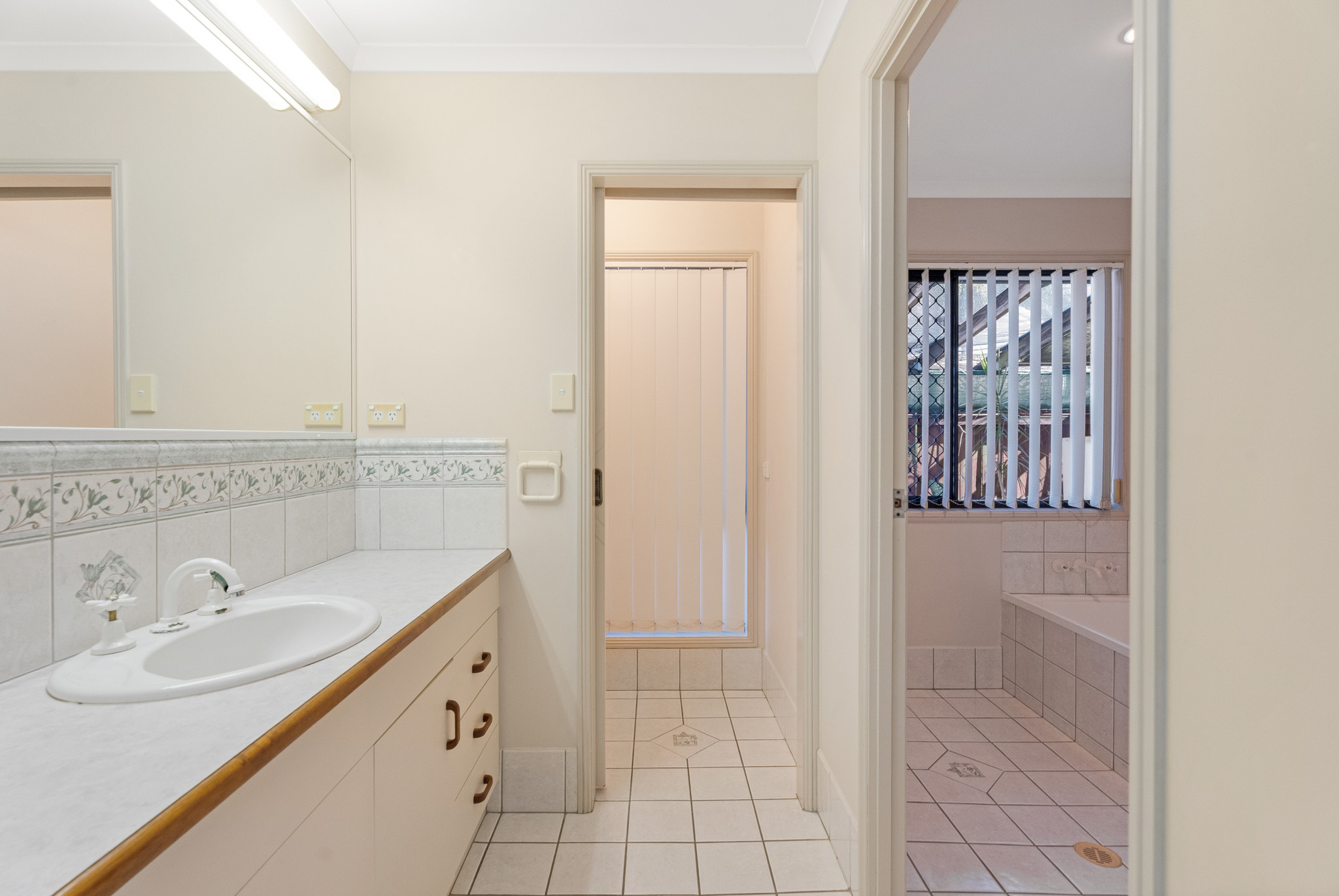 3 Anembo Drive, TORQUAY, QLD 4655 AUS