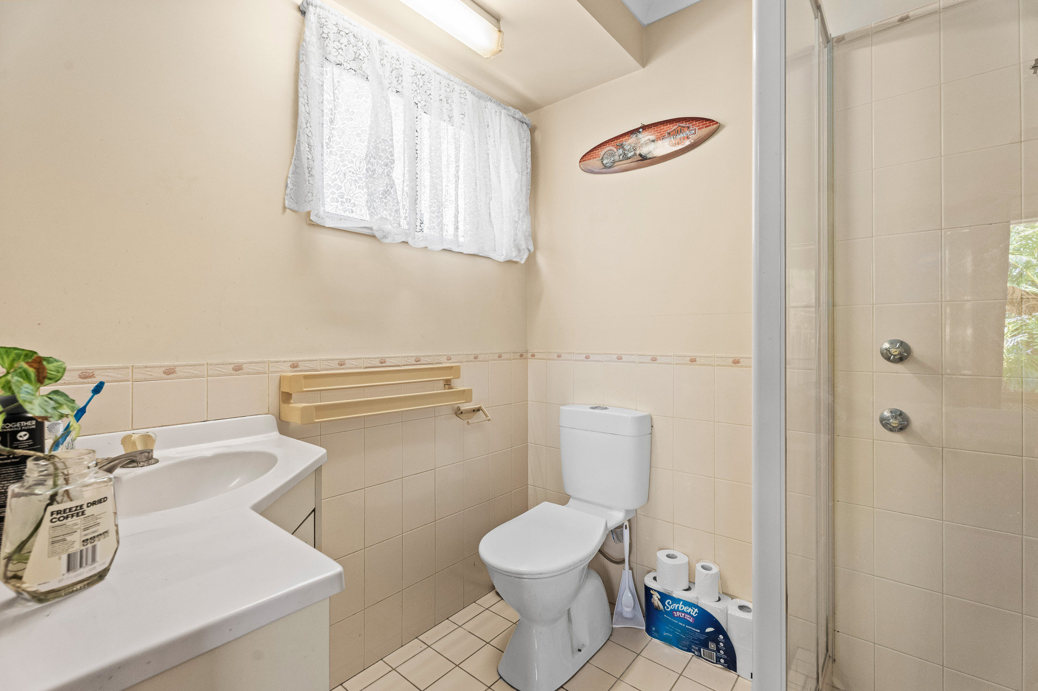 6 Carrie Court, TORQUAY, QLD 4655 AUS
