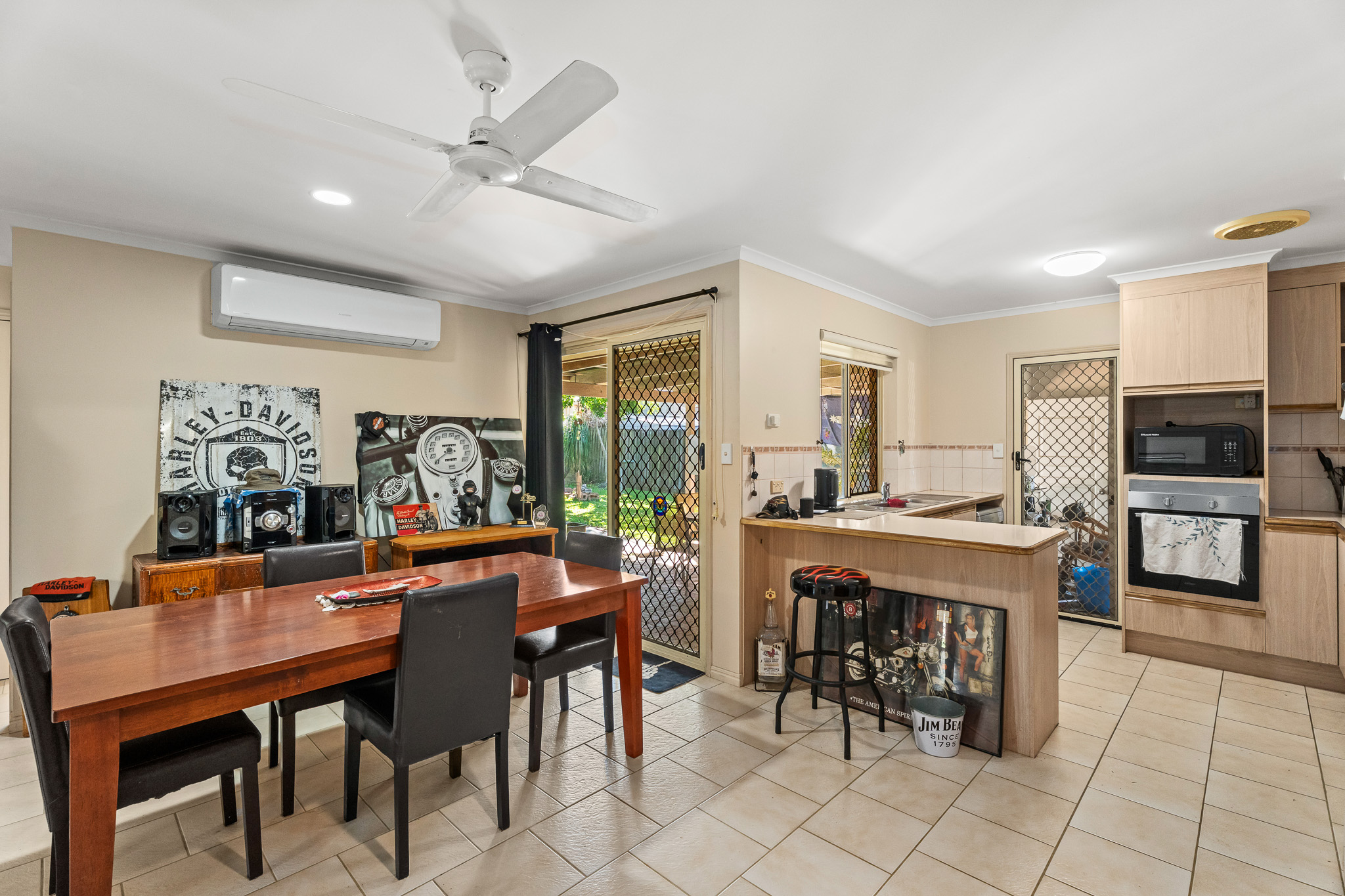 6 Carrie Court, TORQUAY, QLD 4655 AUS