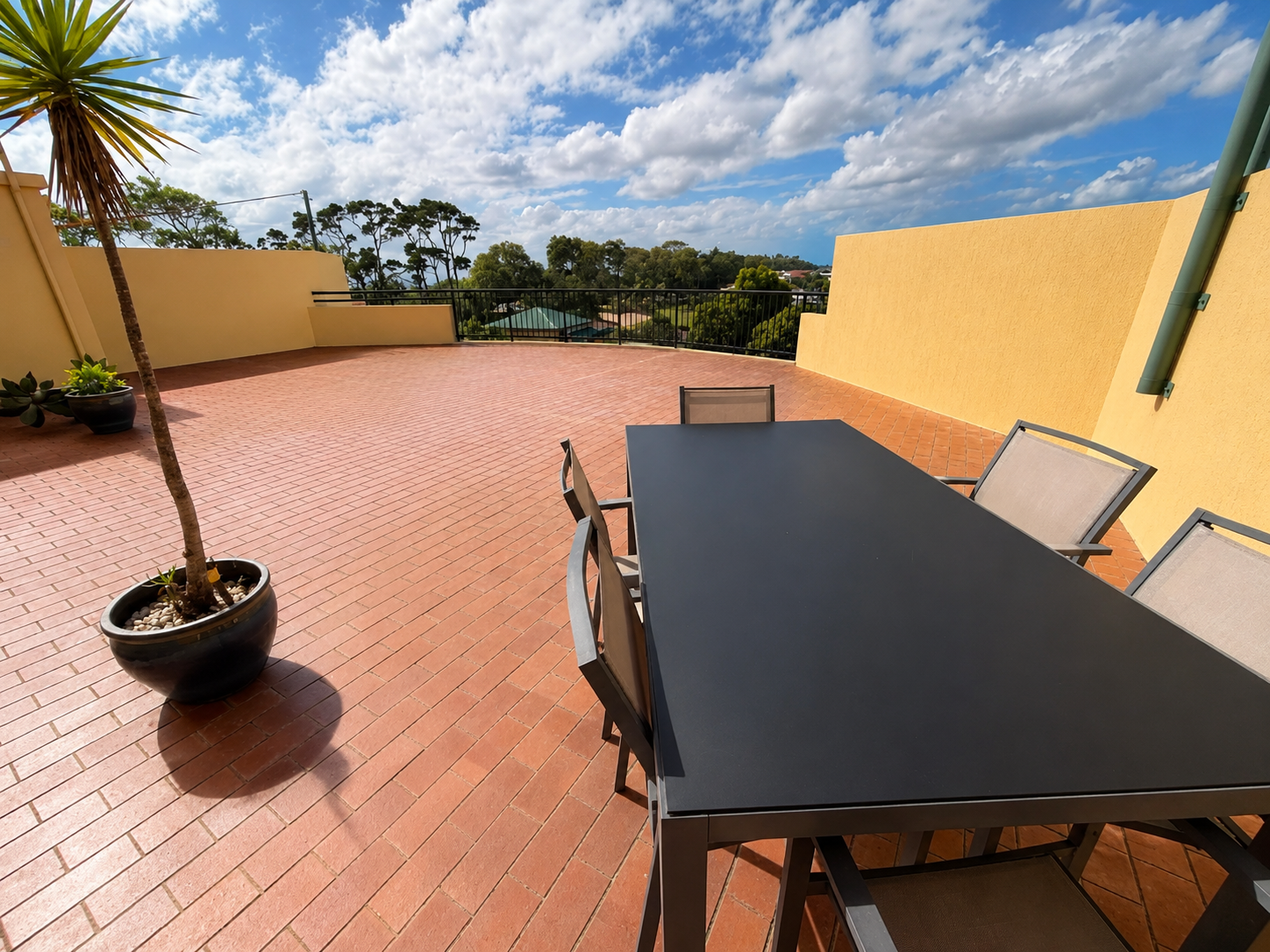 10/496 Esplanade, TORQUAY, QLD 4655 AUS