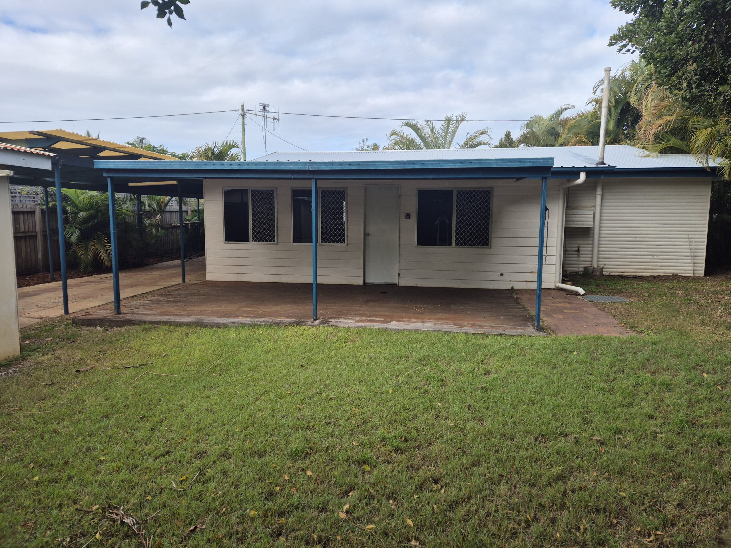 27 Leslie Lane, SCARNESS, QLD 4655 AUS