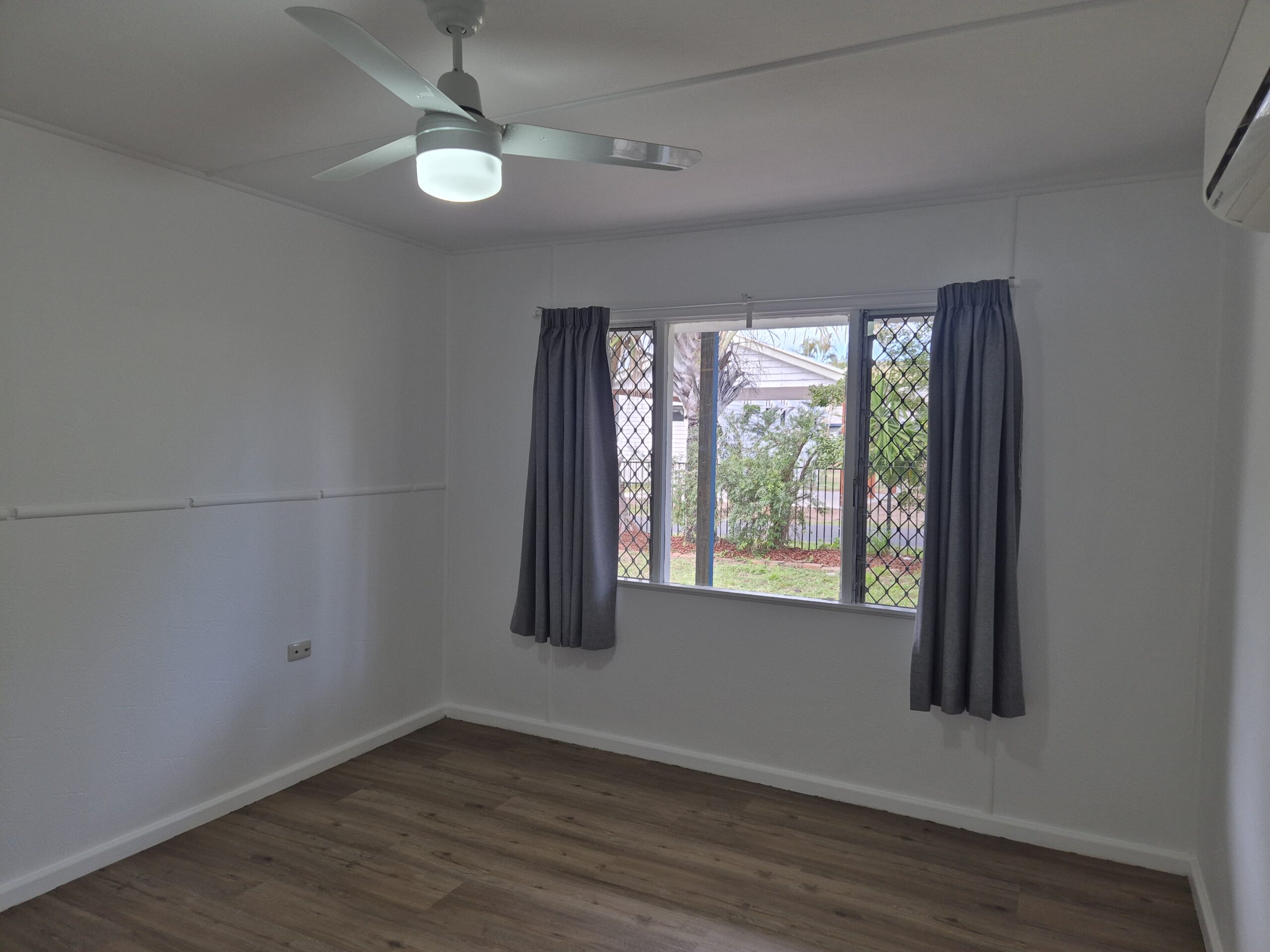 27 Leslie Lane, SCARNESS, QLD 4655 AUS