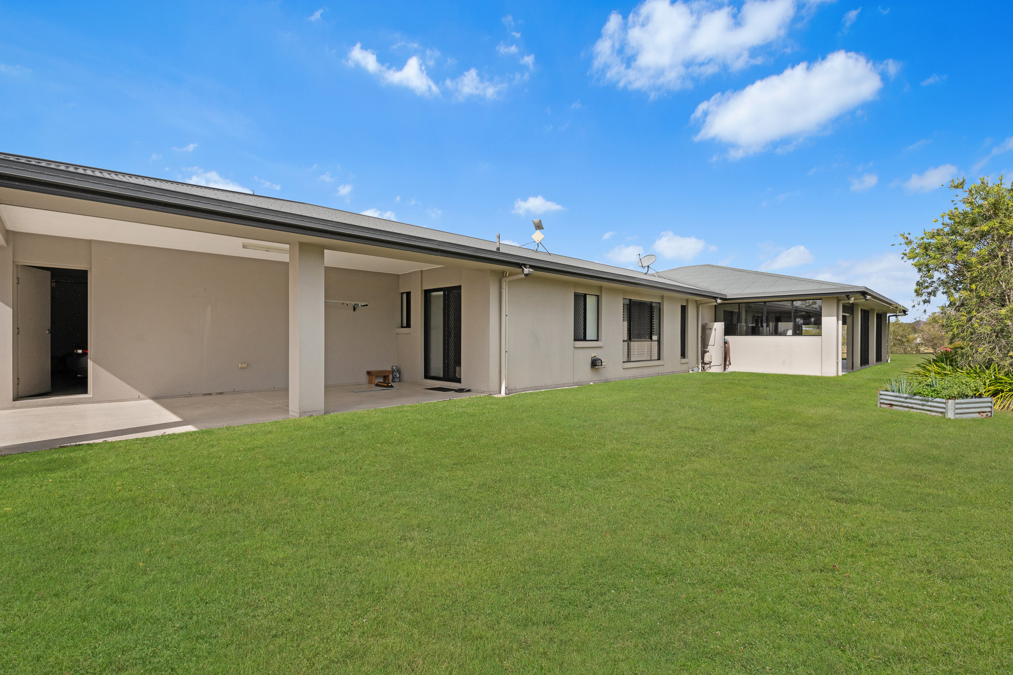 330 Moorabinda Drive, SUNSHINE ACRES, QLD 4655 AUS
