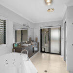 330 Moorabinda Drive, SUNSHINE ACRES, QLD 4655 AUS