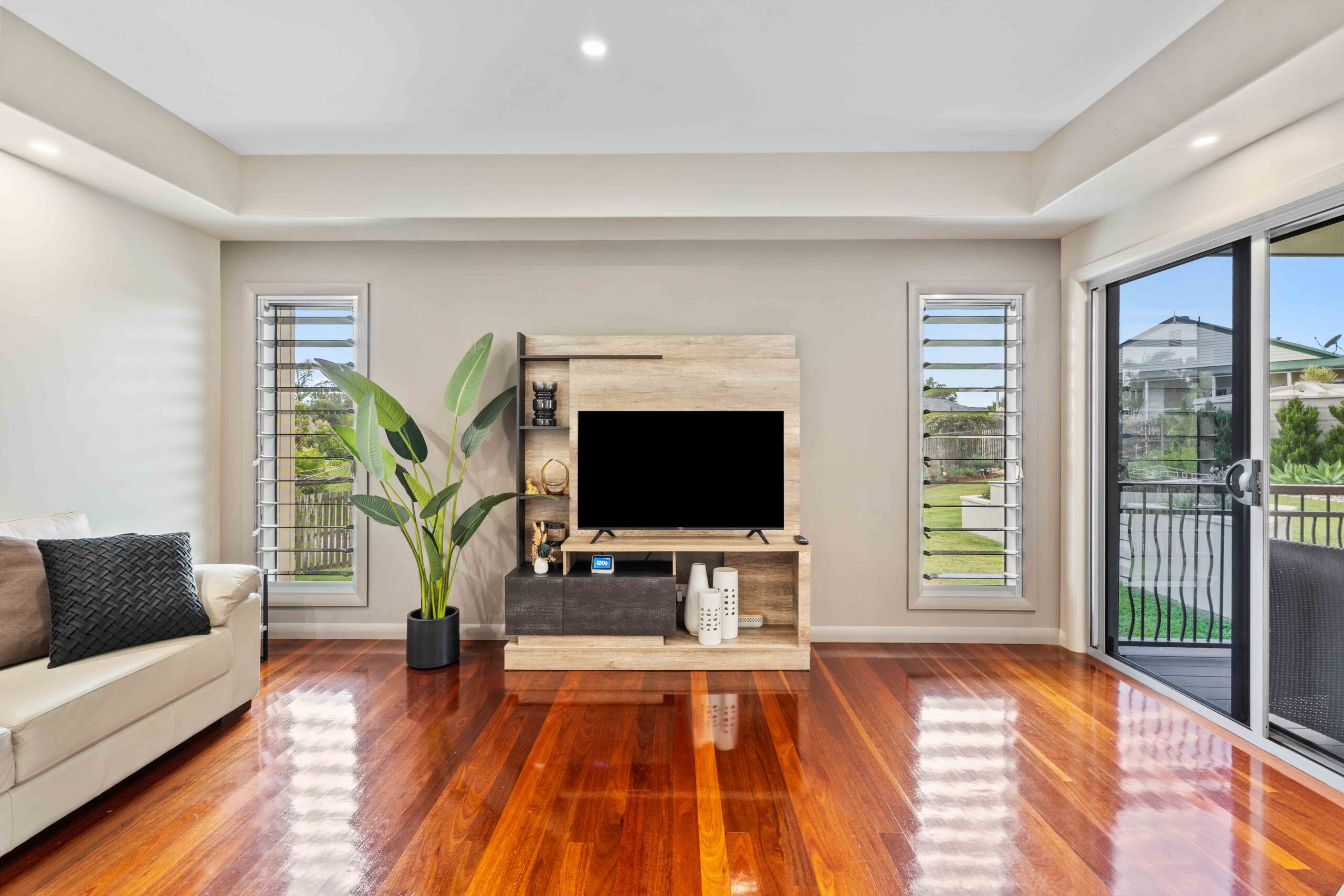 9-11 Gundesen Drive, URRAWEEN, QLD 4655 AUS
