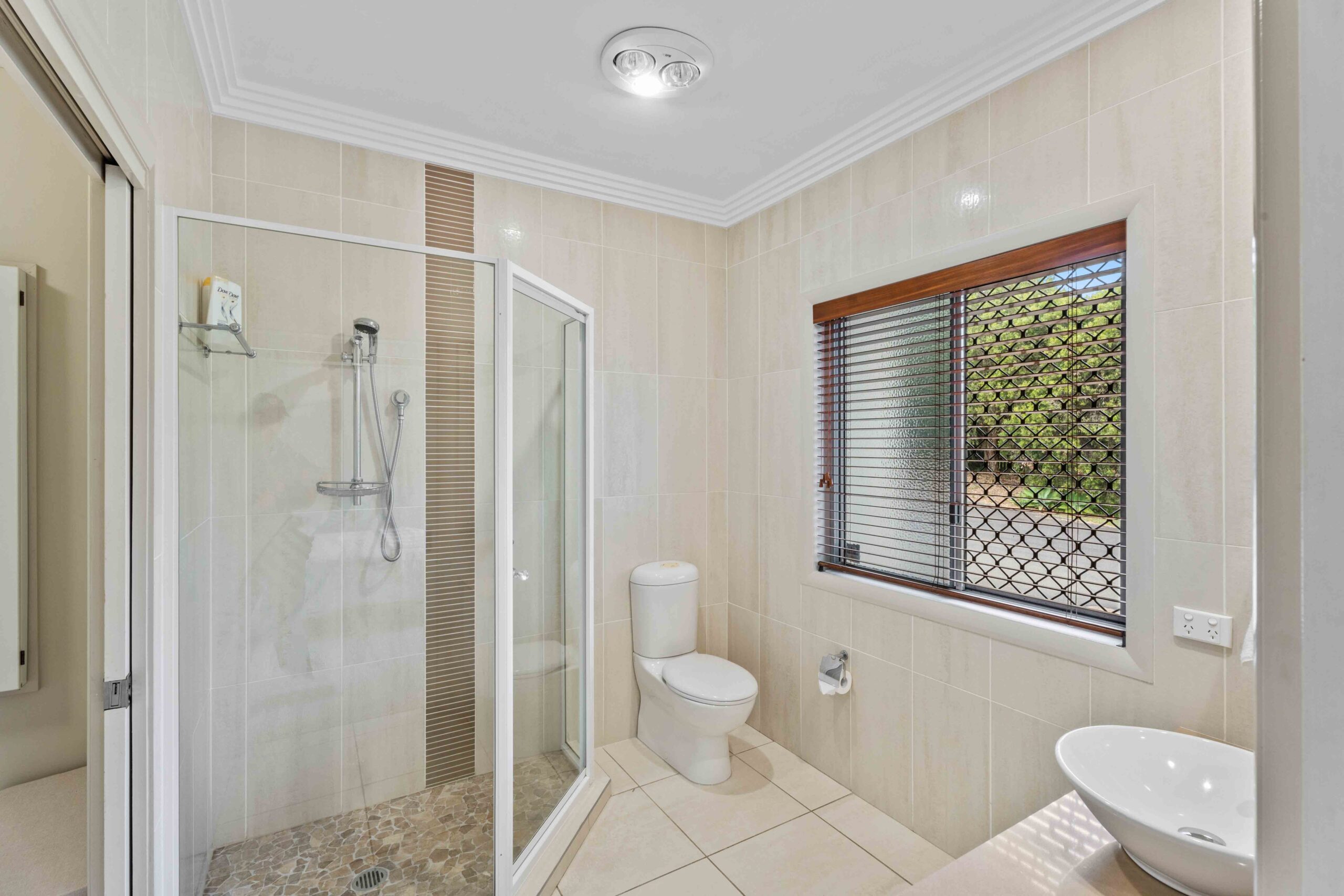 9-11 Gundesen Drive, URRAWEEN, QLD 4655 AUS