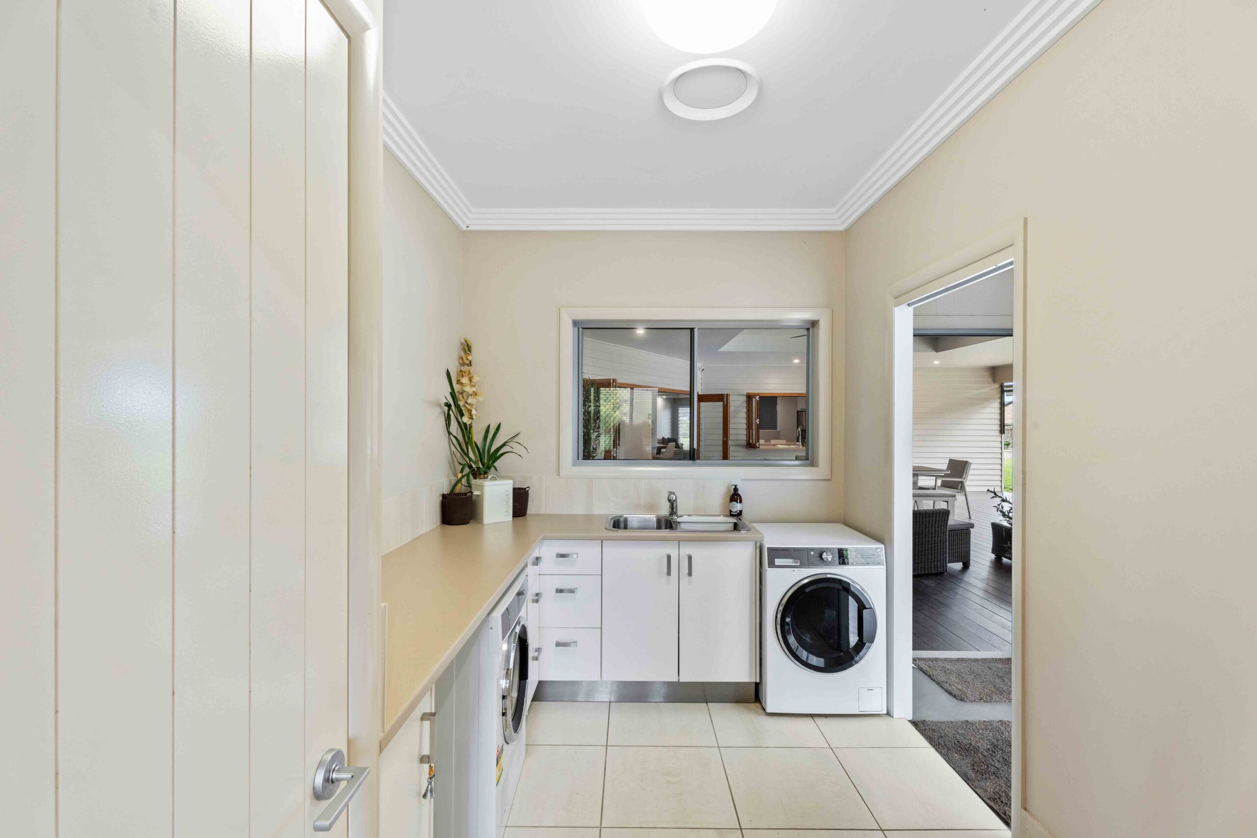 9-11 Gundesen Drive, URRAWEEN, QLD 4655 AUS