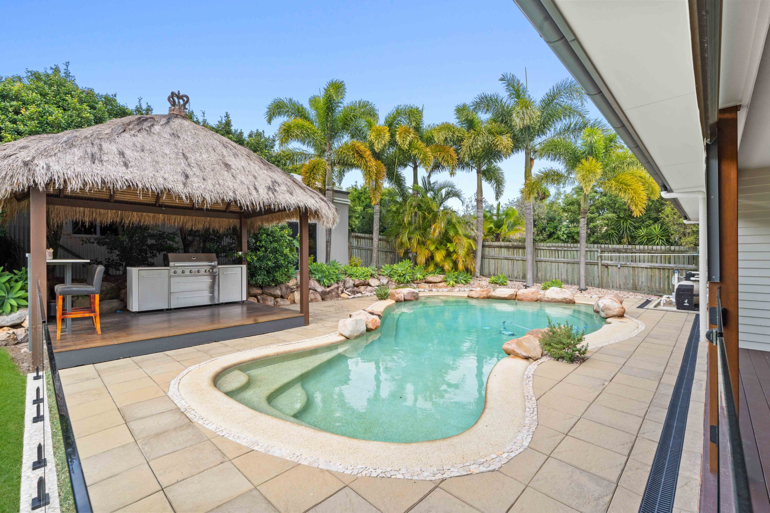 9-11 Gundesen Drive, URRAWEEN, QLD 4655 AUS