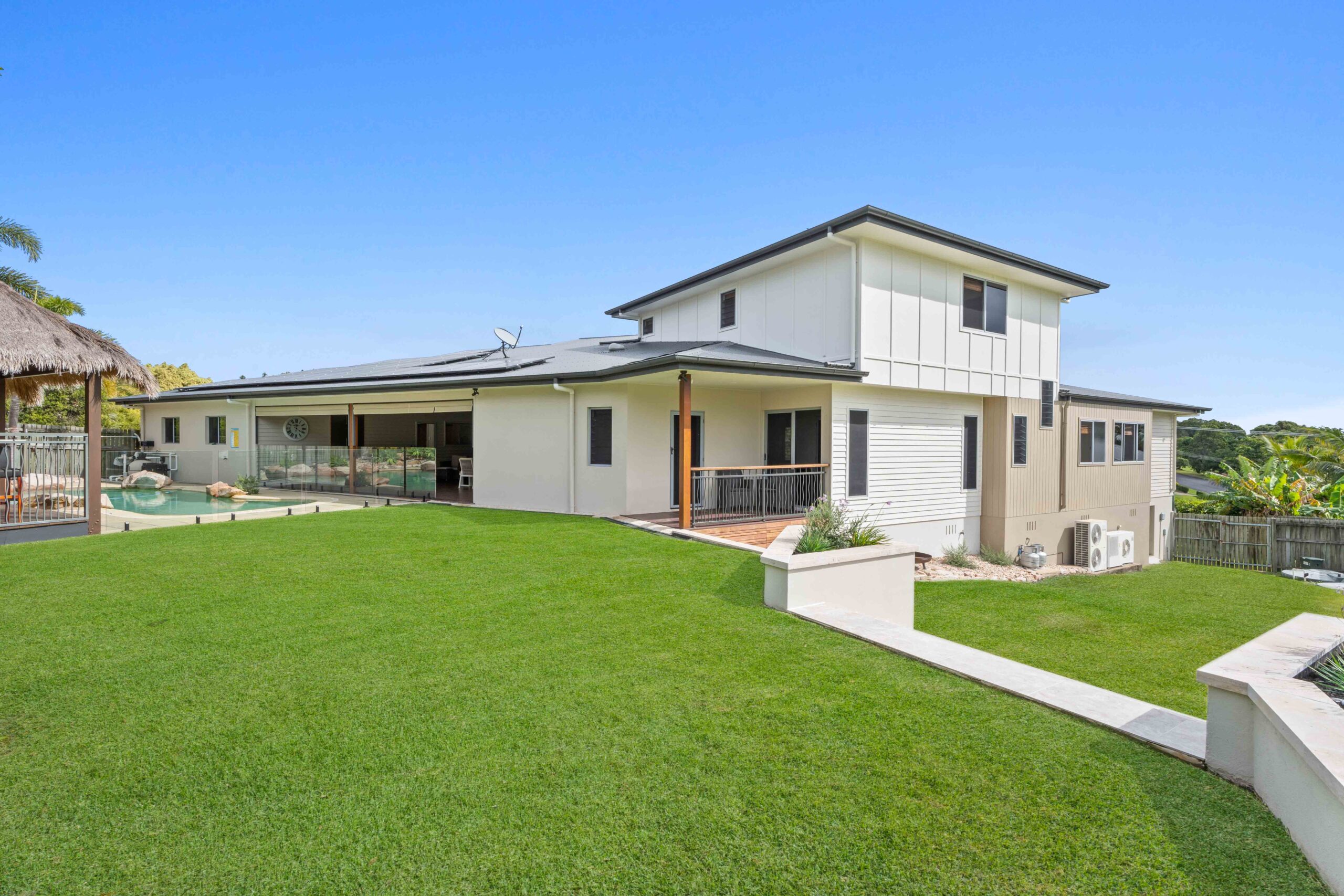 9-11 Gundesen Drive, URRAWEEN, QLD 4655 AUS