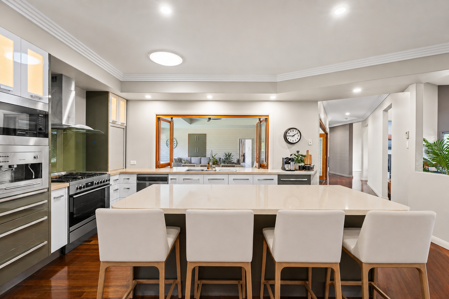 9-11 Gundesen Drive, URRAWEEN, QLD 4655 AUS
