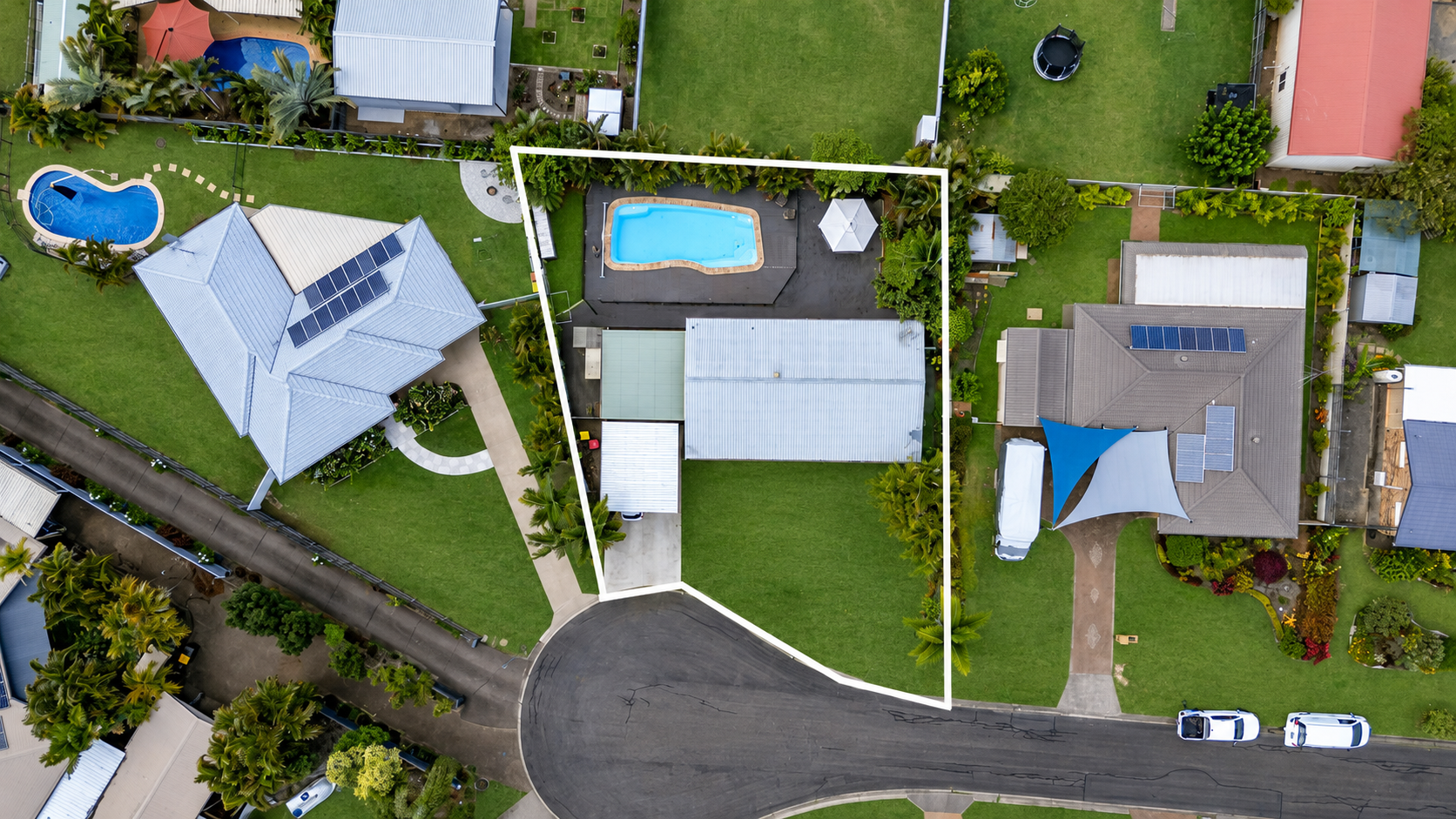 11 Lakeside Court, TORQUAY, QLD 4655 AUS