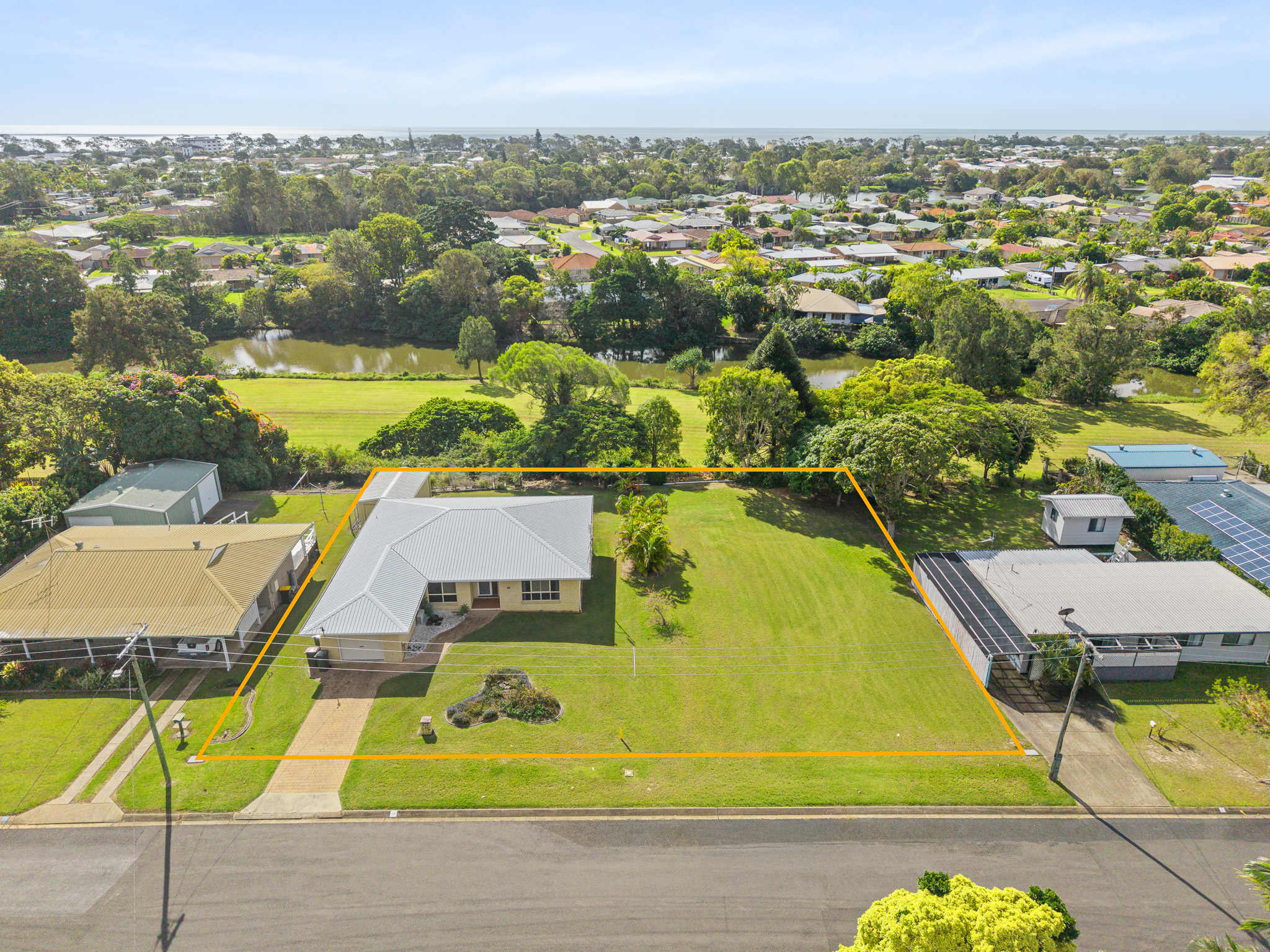 18 Bruce Street, TORQUAY, QLD 4655 AUS
