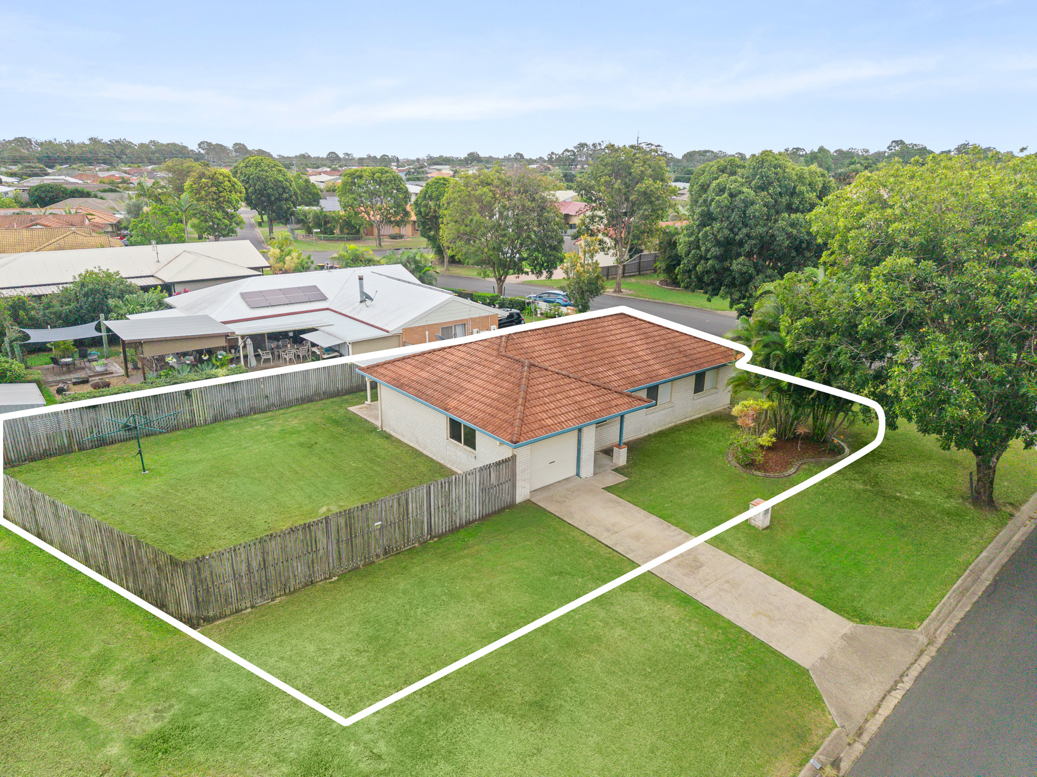 17 Chancellor Drive, URRAWEEN, QLD 4655 AUS
